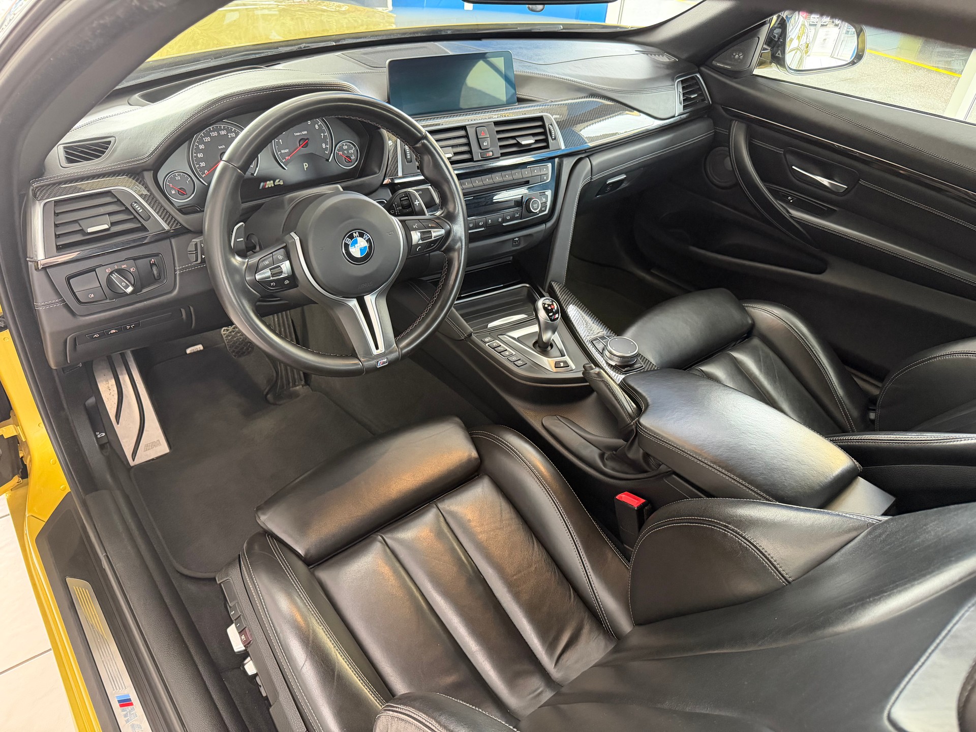 BMW M4 Cabriolet Drivelogic M Competition-image-12