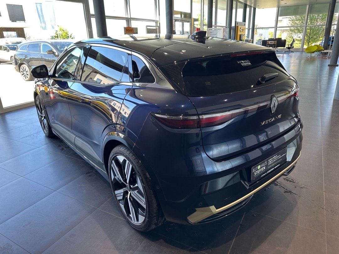 RENAULT Mégane E-TECH EV60 Iconic-showroom-element-3