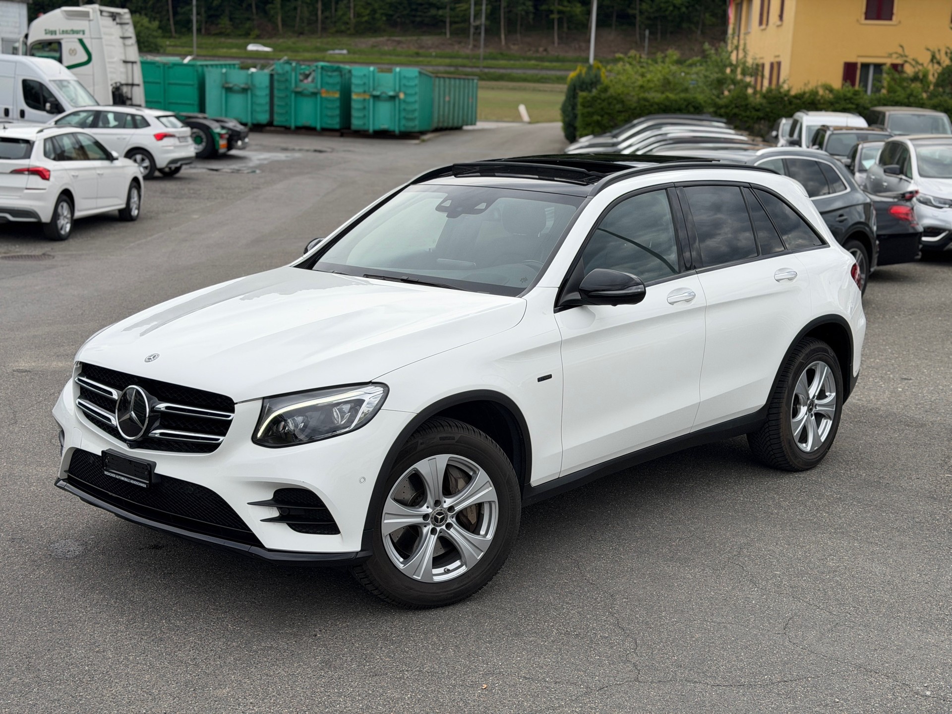 MERCEDES-BENZ GLC 350 e AMG Line 4Matic 7G-Tronic-image-12