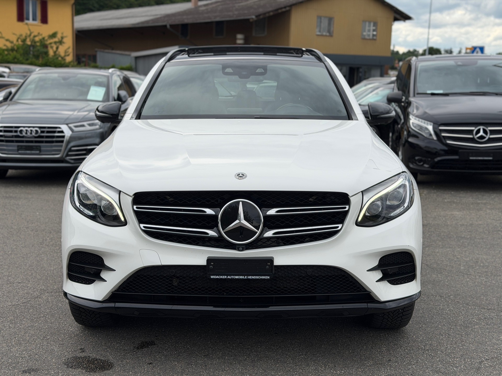 MERCEDES-BENZ GLC 350 e AMG Line 4Matic 7G-Tronic-image-1
