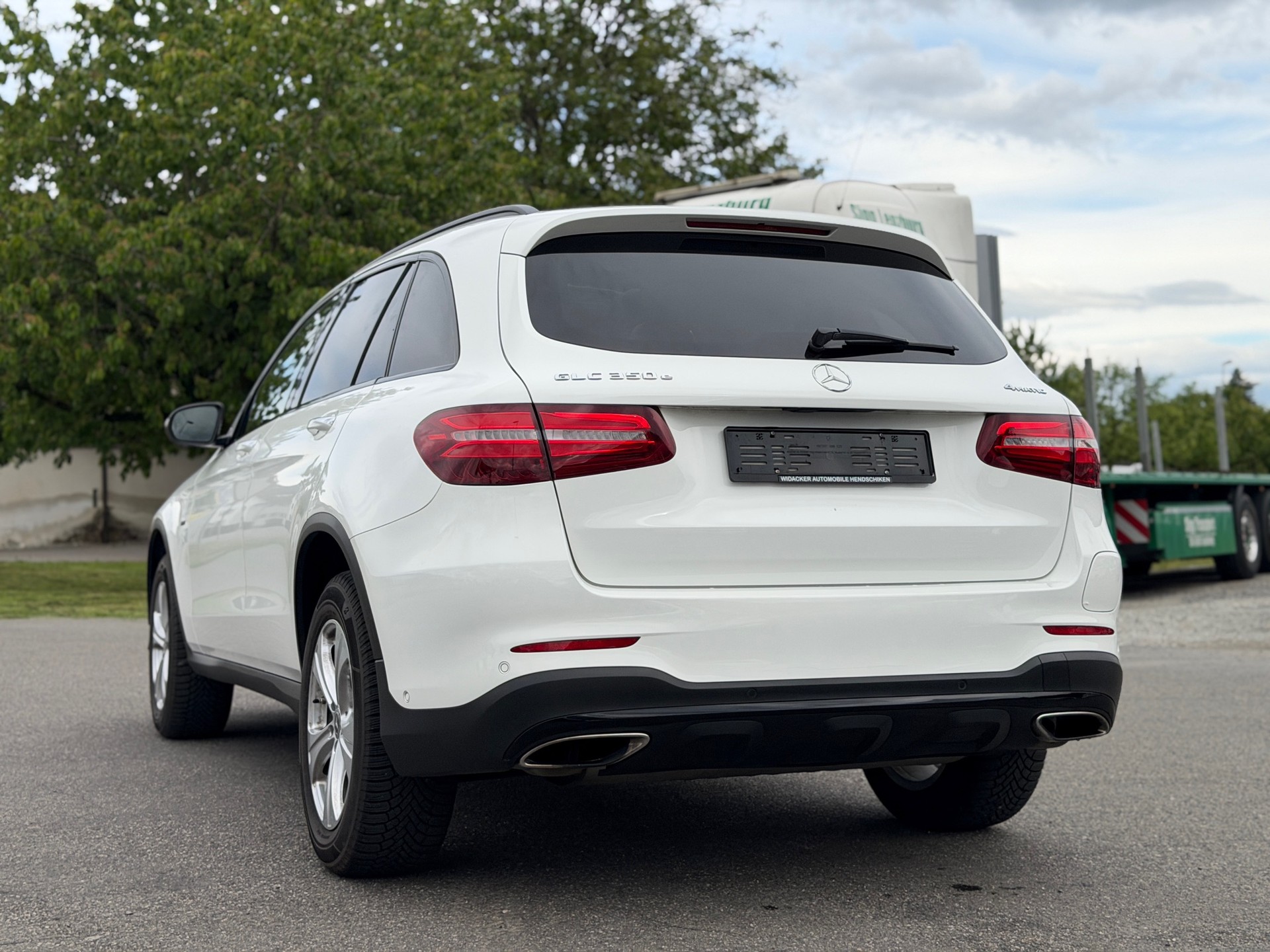 MERCEDES-BENZ GLC 350 e AMG Line 4Matic 7G-Tronic-image-5