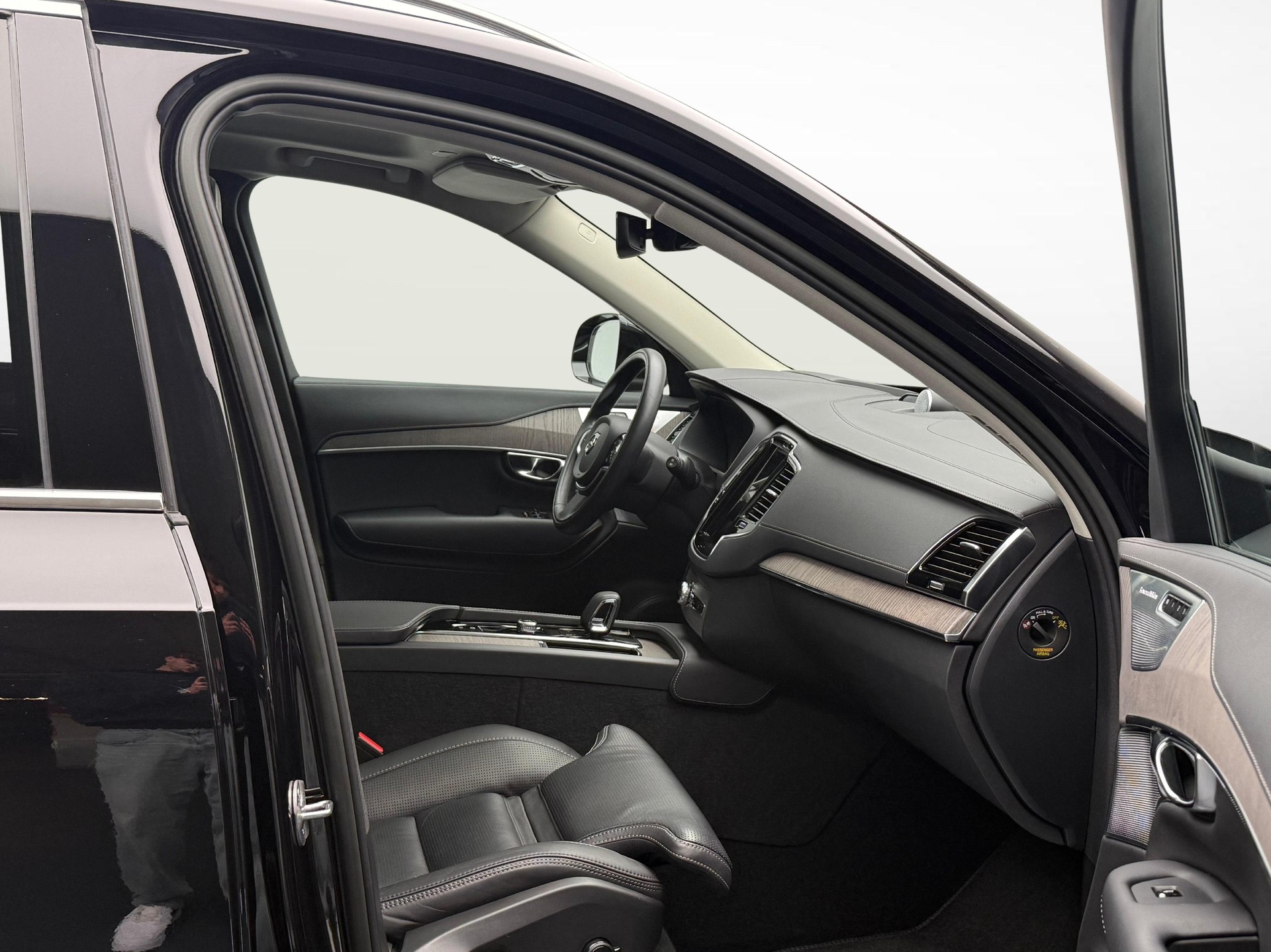 VOLVO XC90 2.0 B5 MH Inscription 7P. AWD-image-9