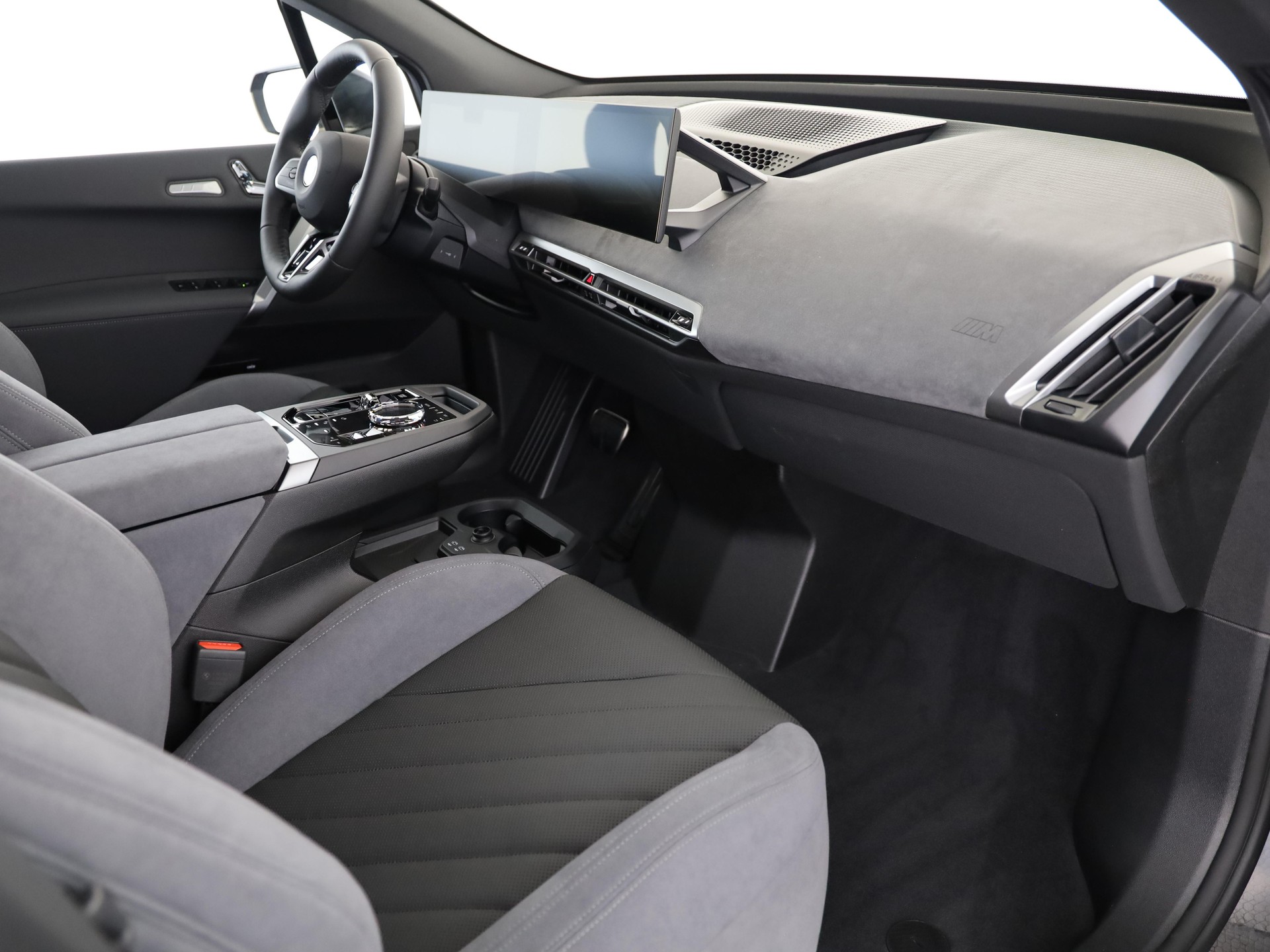 BMW iX xDrive60-image-15