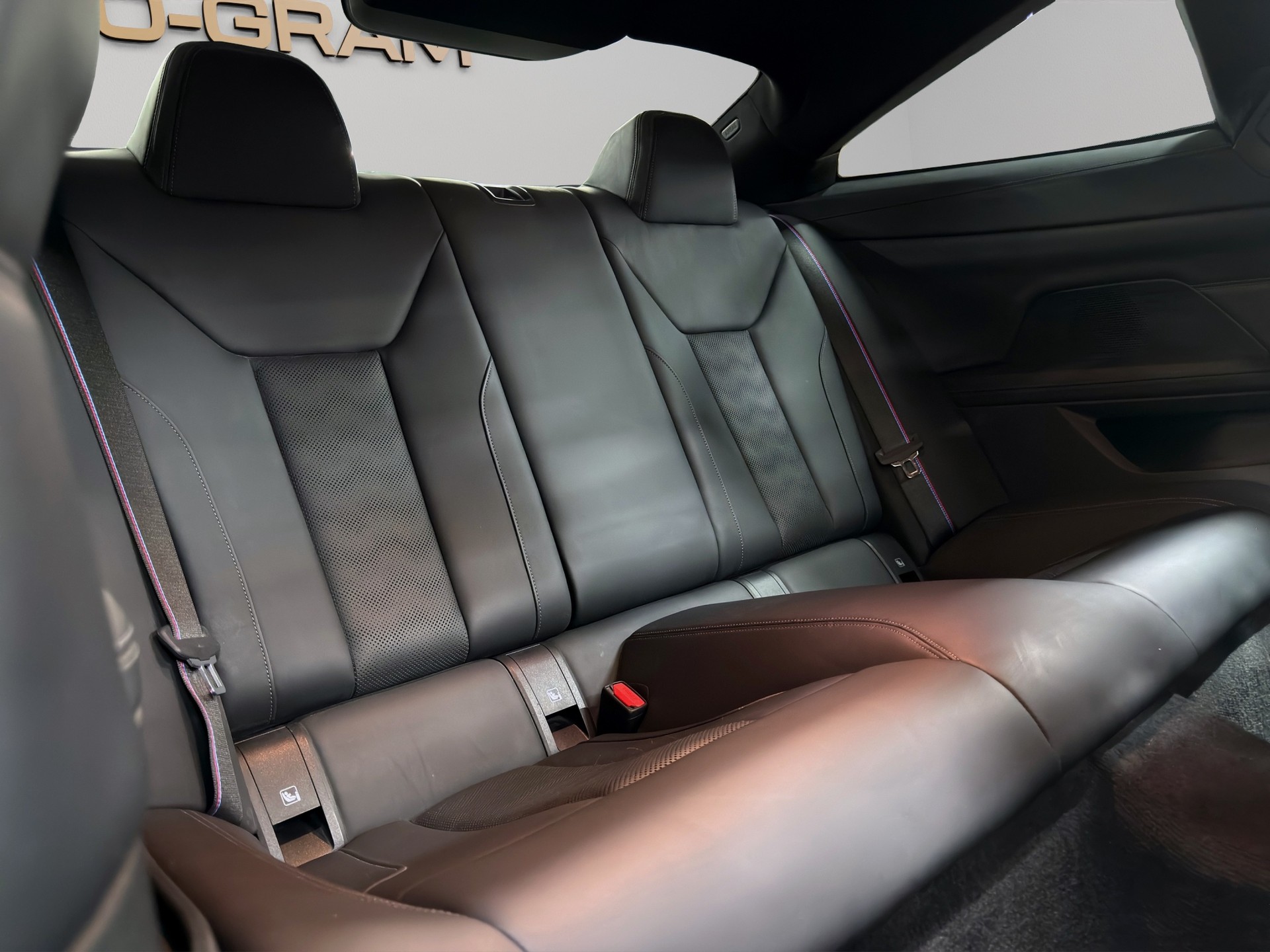 BMW M4 Coupé Competition M xDrive-image-14