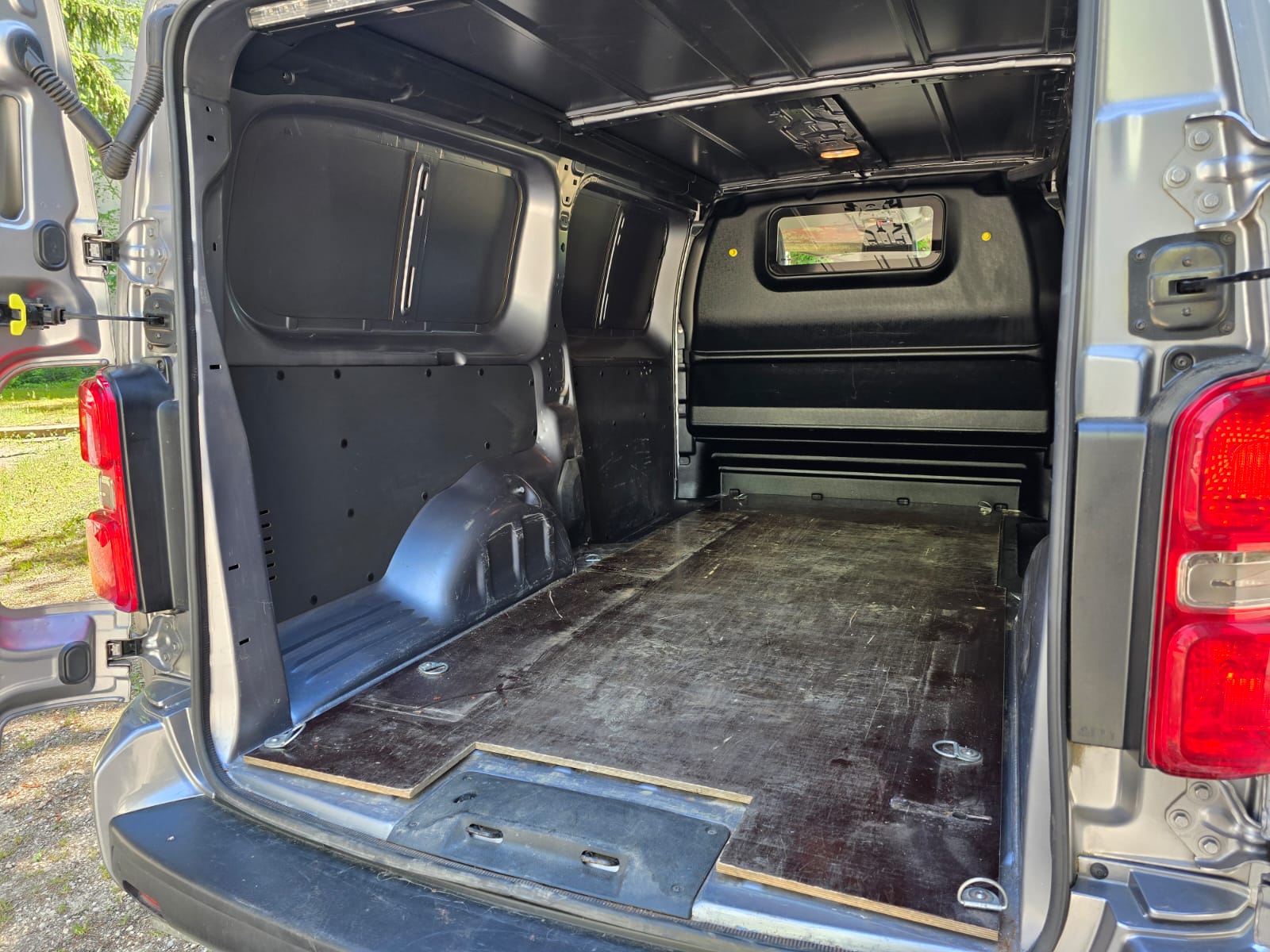 CITROEN Citroen Jumpy 177PS AT 2.0 Blue-HDi Driver XL-image-16