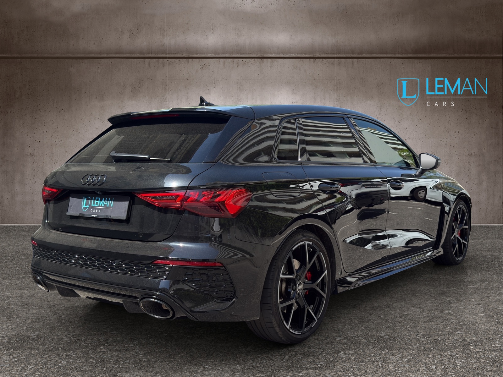 AUDI RS3 Sportback 2.5 TSI quattro S-tronic-image-4