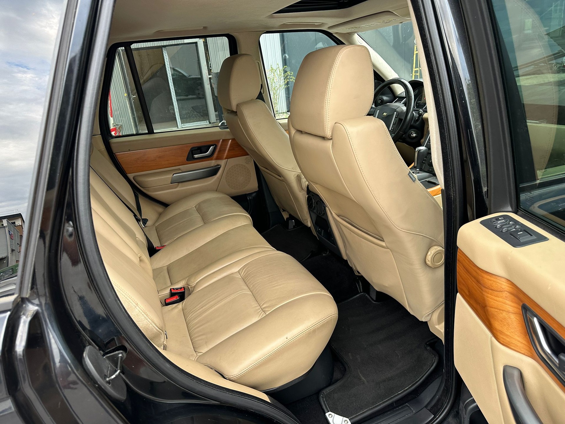 LAND ROVER Range Rover Sport 3.6 Td8 HSE Automatic-image-13