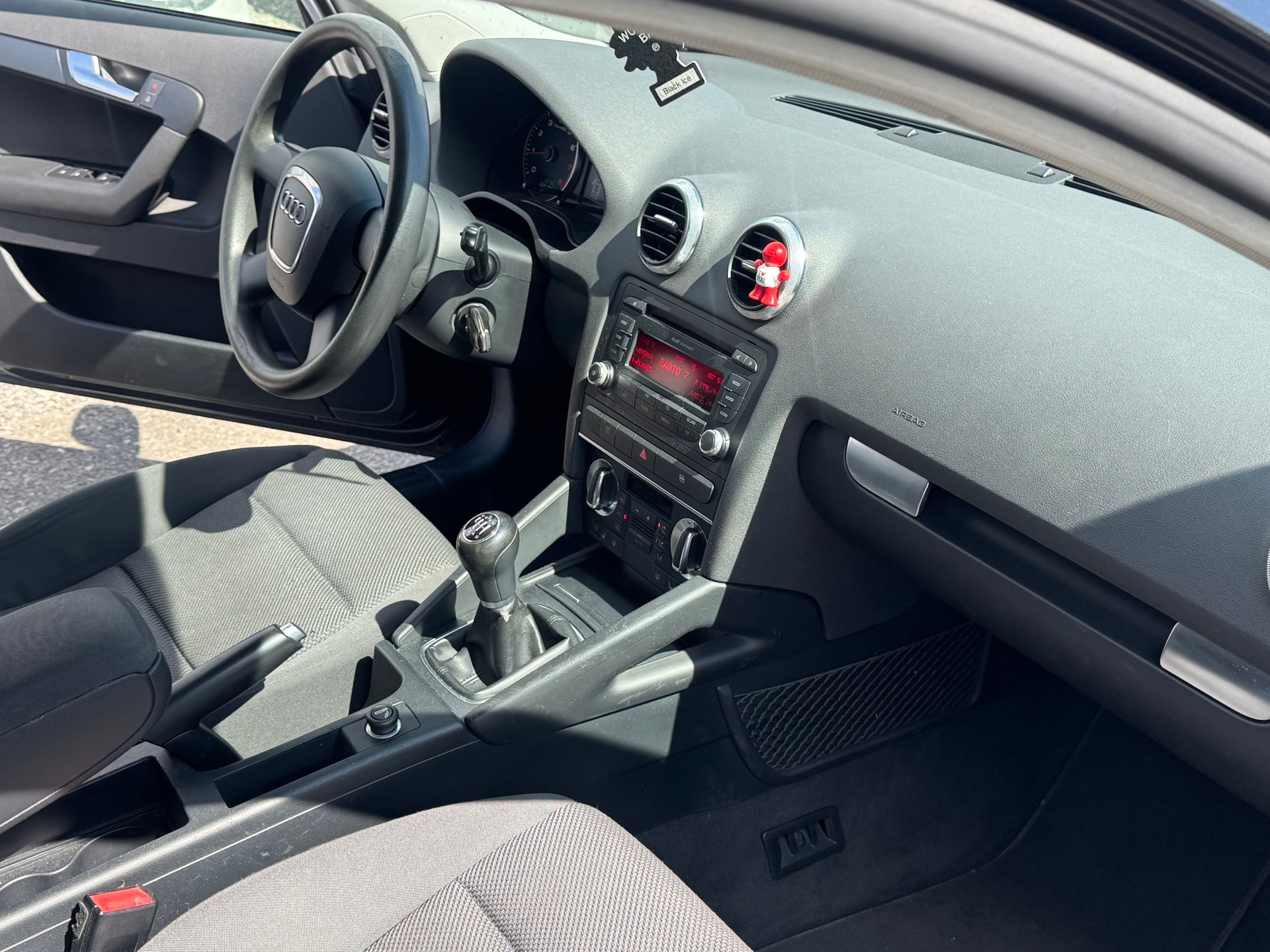 AUDI A3 Sportback 1.8 TFSI Attraction-image-7