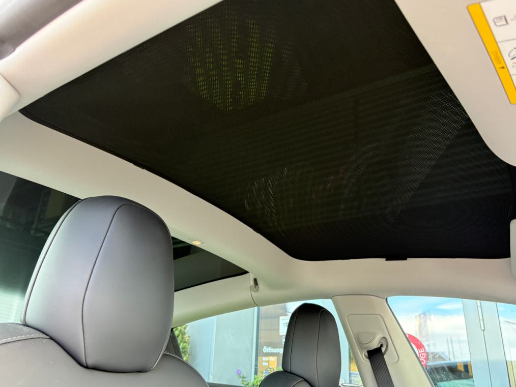 TESLA Model 3-image-8