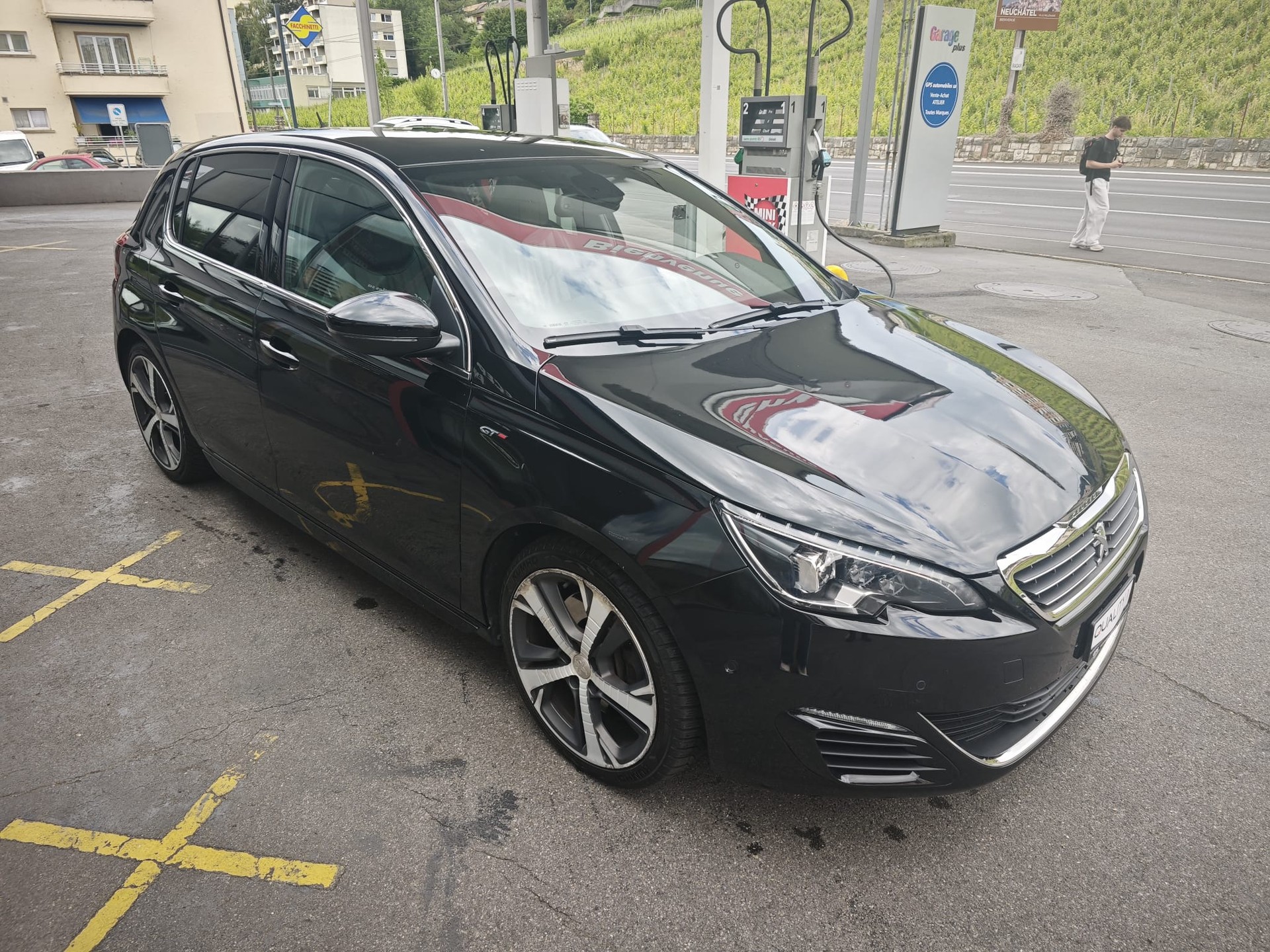PEUGEOT 308 2.0 BlueHDI GT Automatic 180cv-image-2