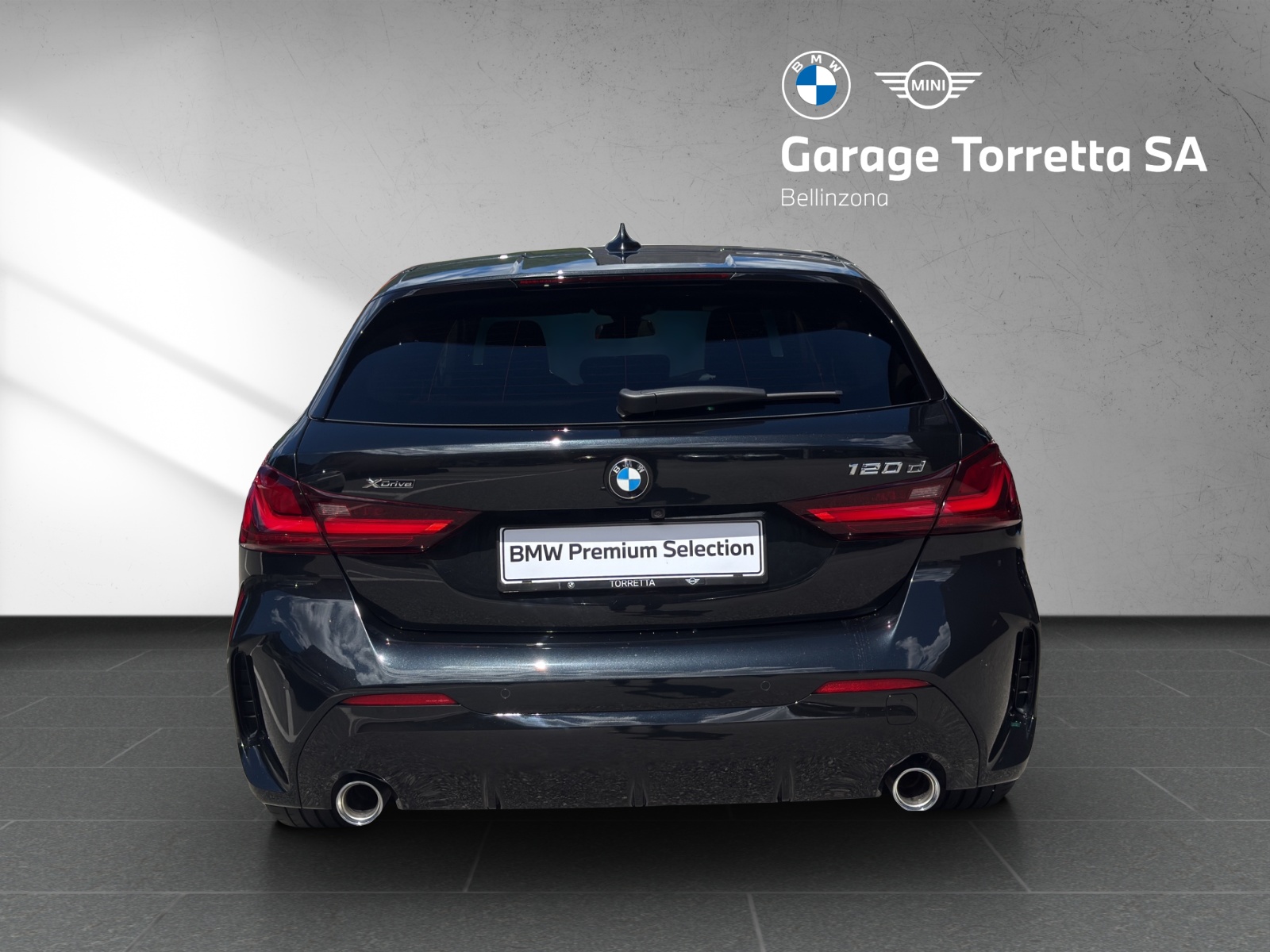 BMW 120d xDrive Steptronic M Sport-showroom-element-3