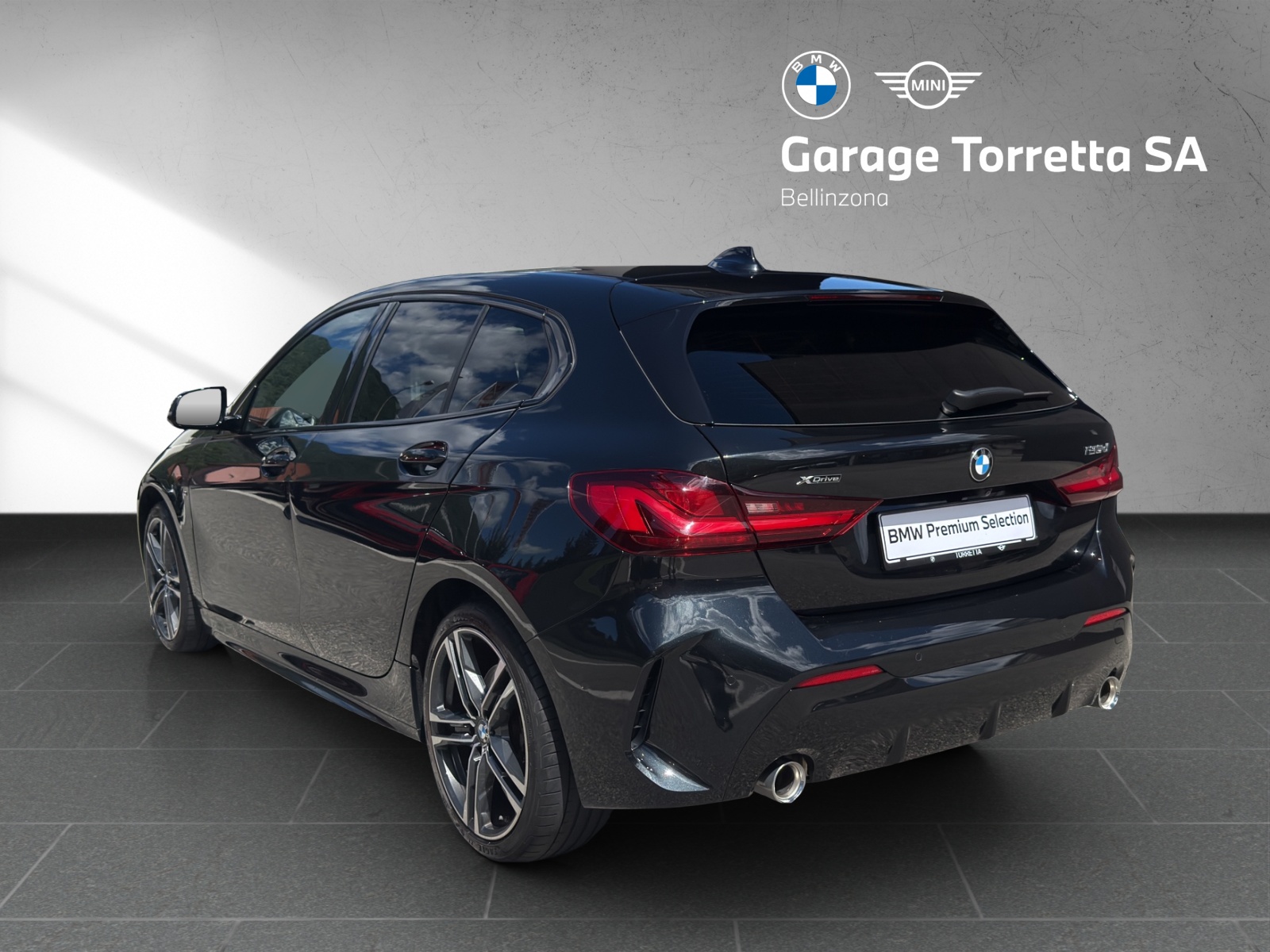 BMW 120d xDrive Steptronic M Sport-showroom-element-2