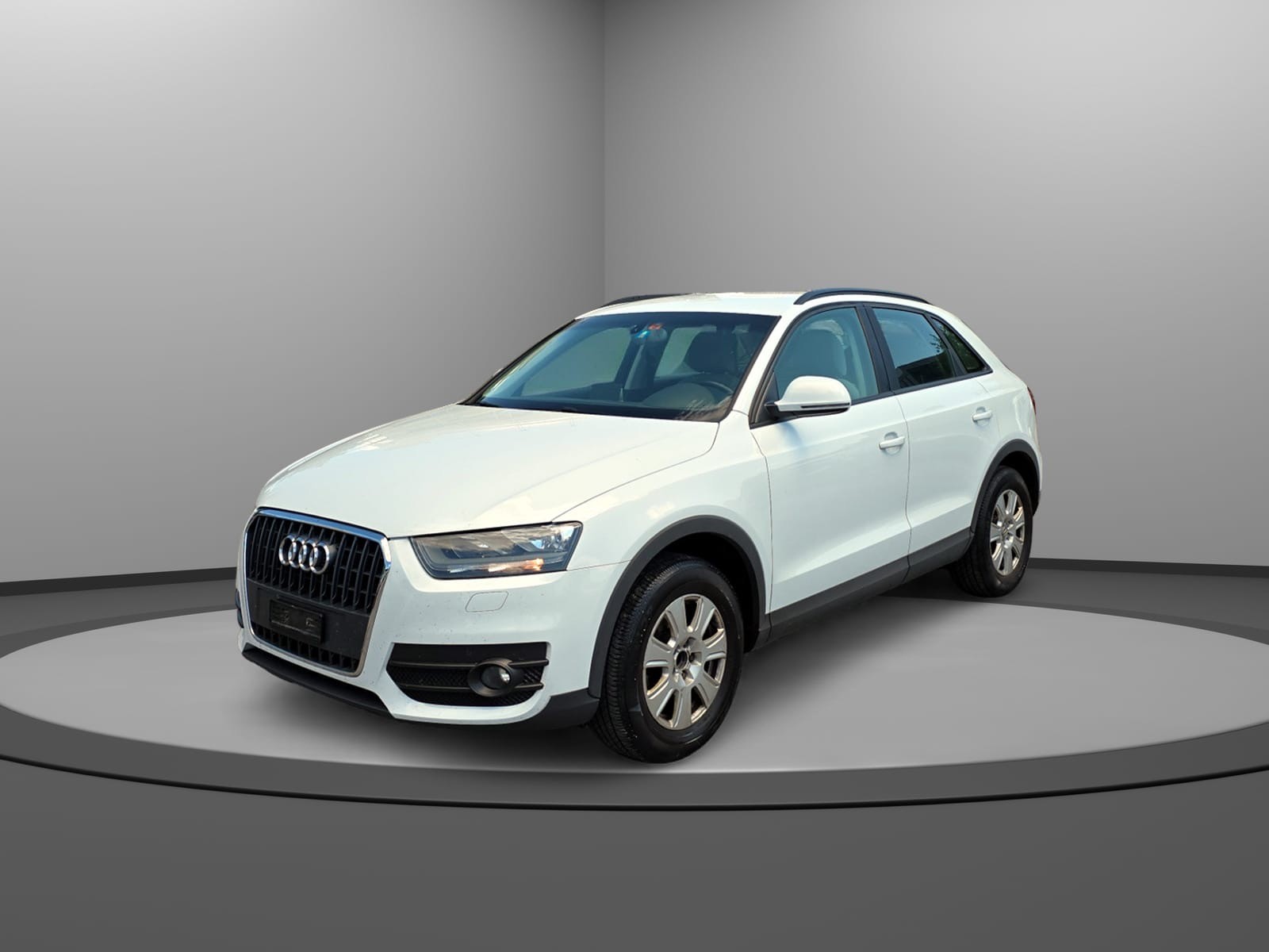 AUDI Q3 2.0 TDI quattro-image-1