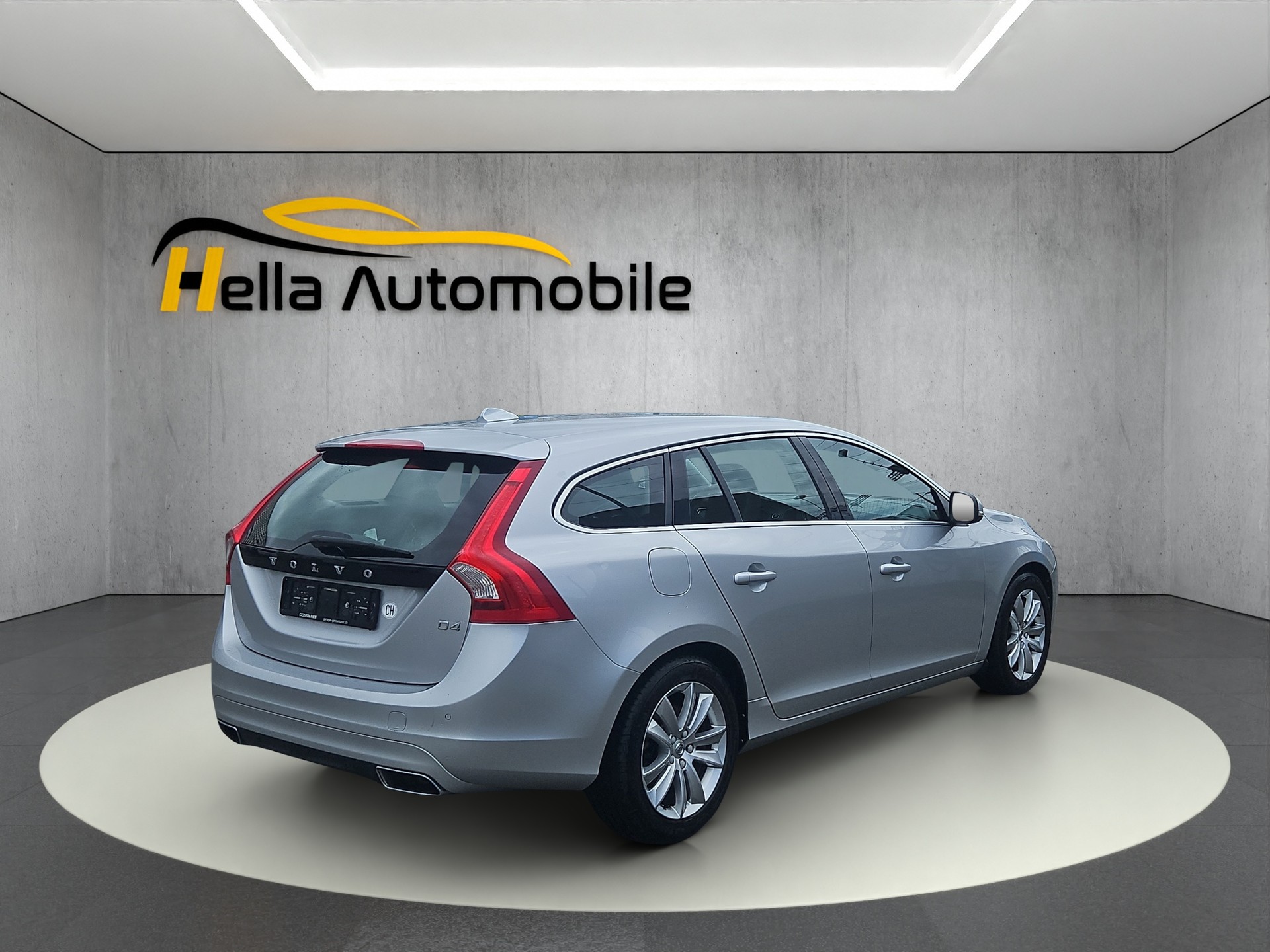 VOLVO V60 D4 Momentum Geartronic-image-1