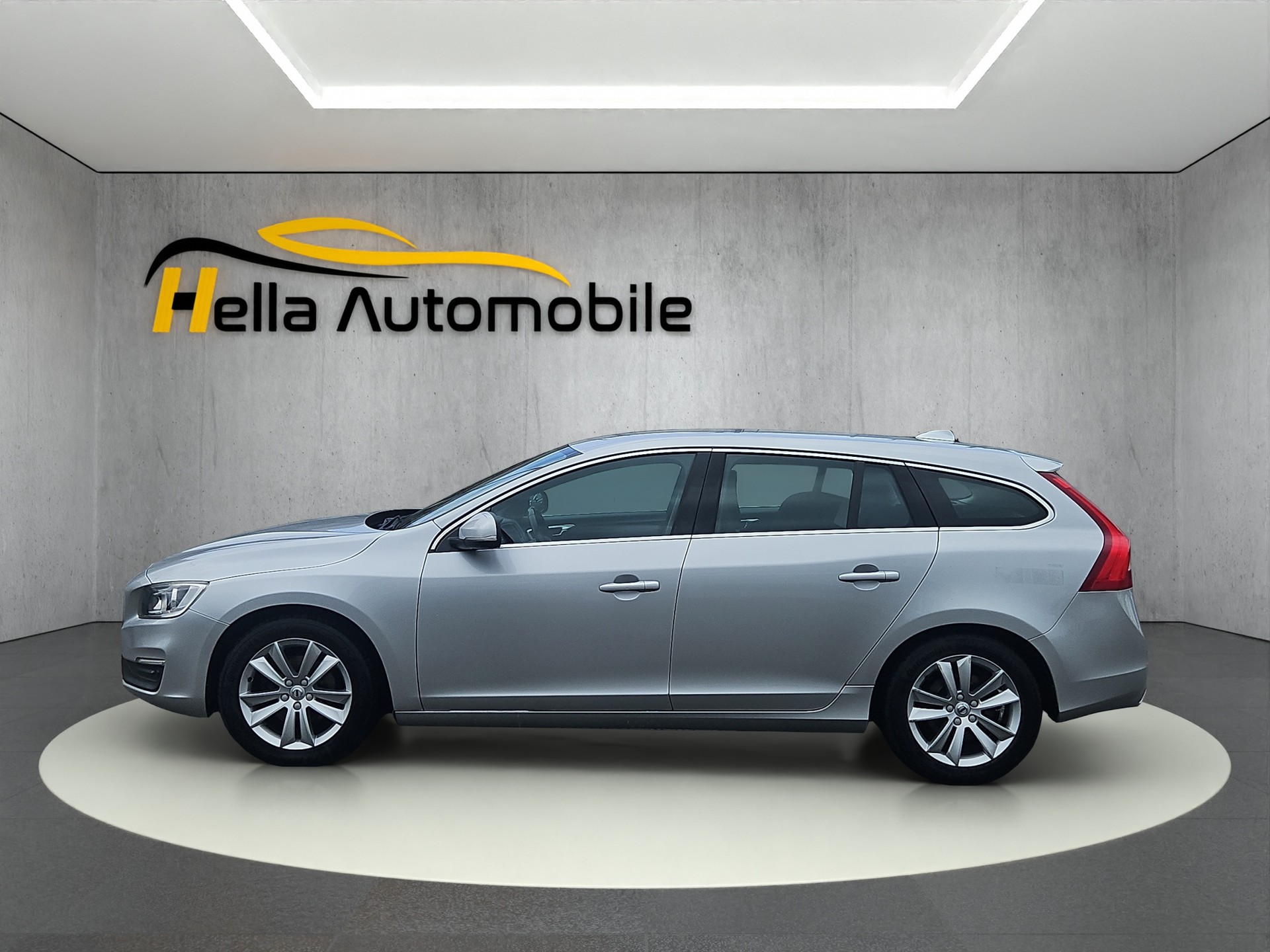 VOLVO V60 D4 Momentum Geartronic-image-4