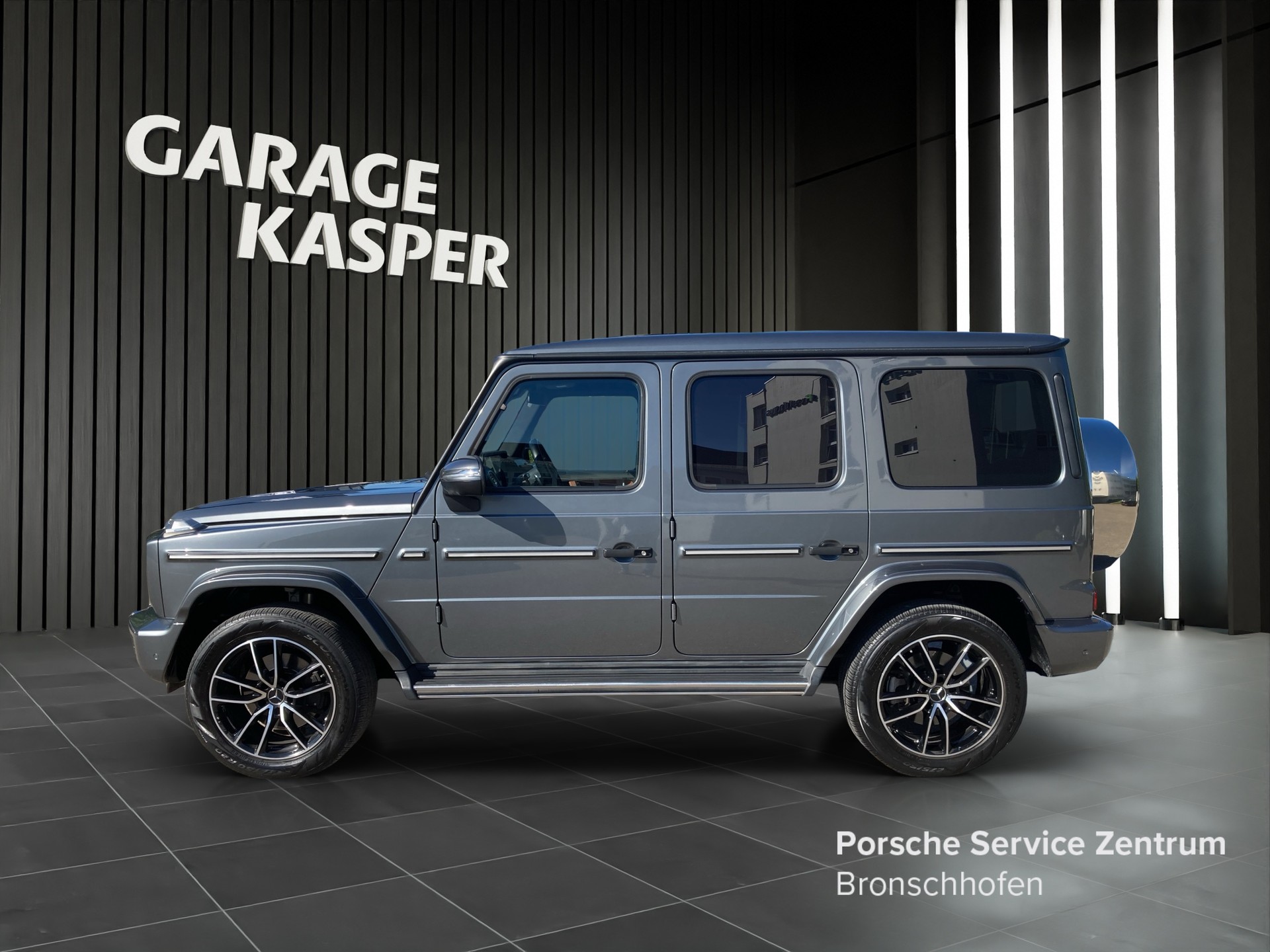 MERCEDES-BENZ G 500 AMG Line-showroom-element-1