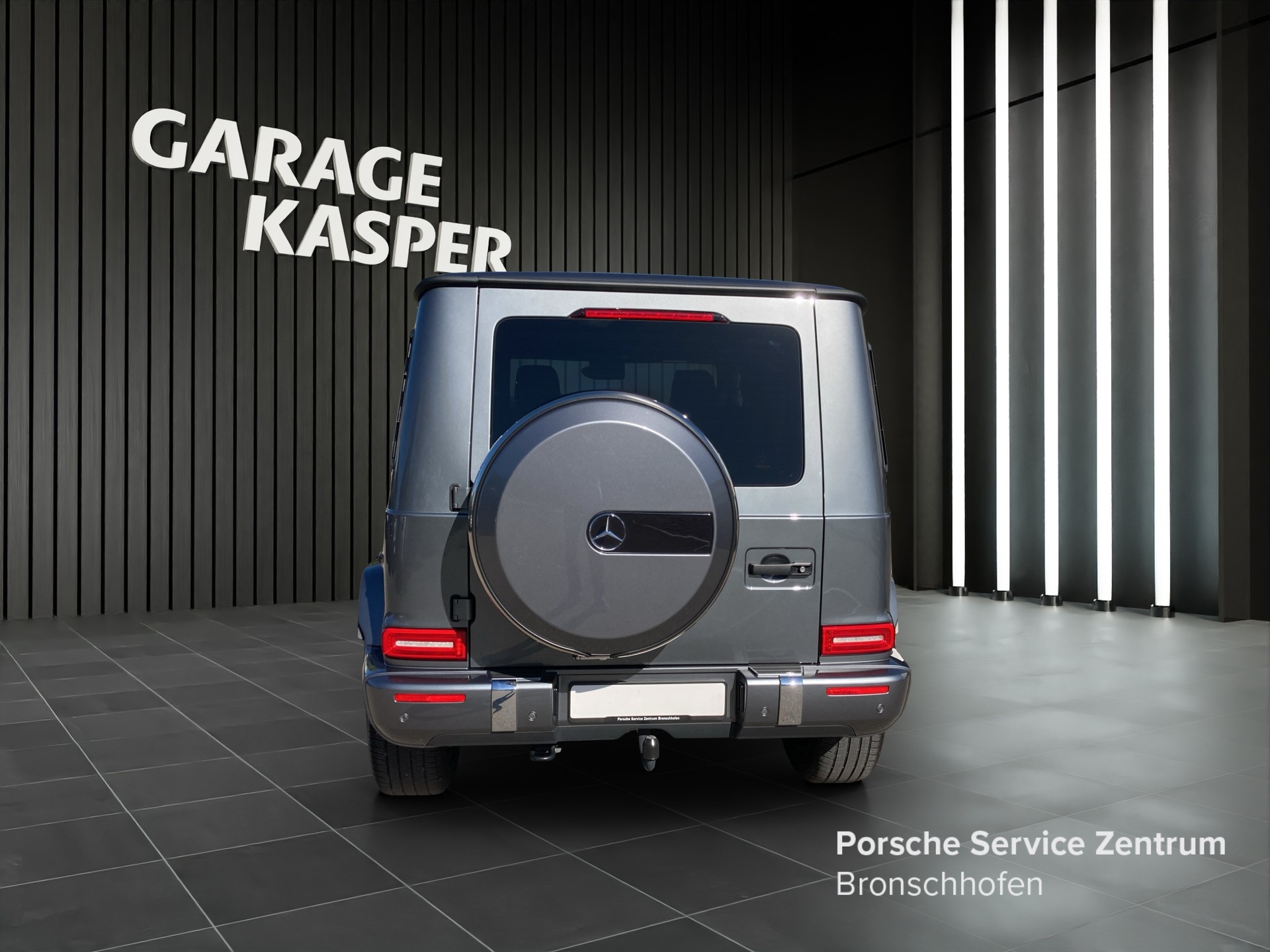 MERCEDES-BENZ G 500 AMG Line-showroom-element-3