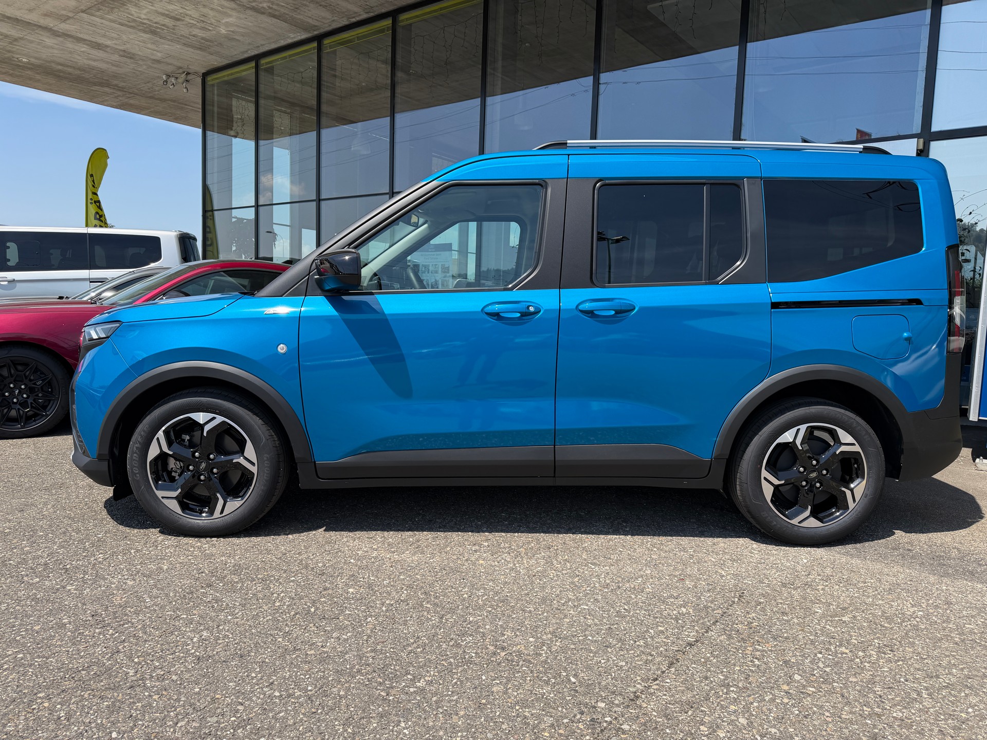 FORD Tourneo Courier Elektro 54kWh Active-showroom-element-3