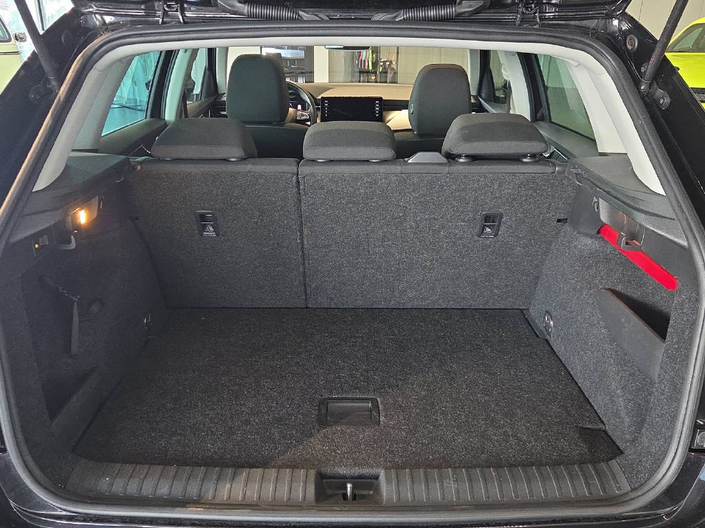 SKODA Kamiq 1.0 TSI Ambition DSG-image-4