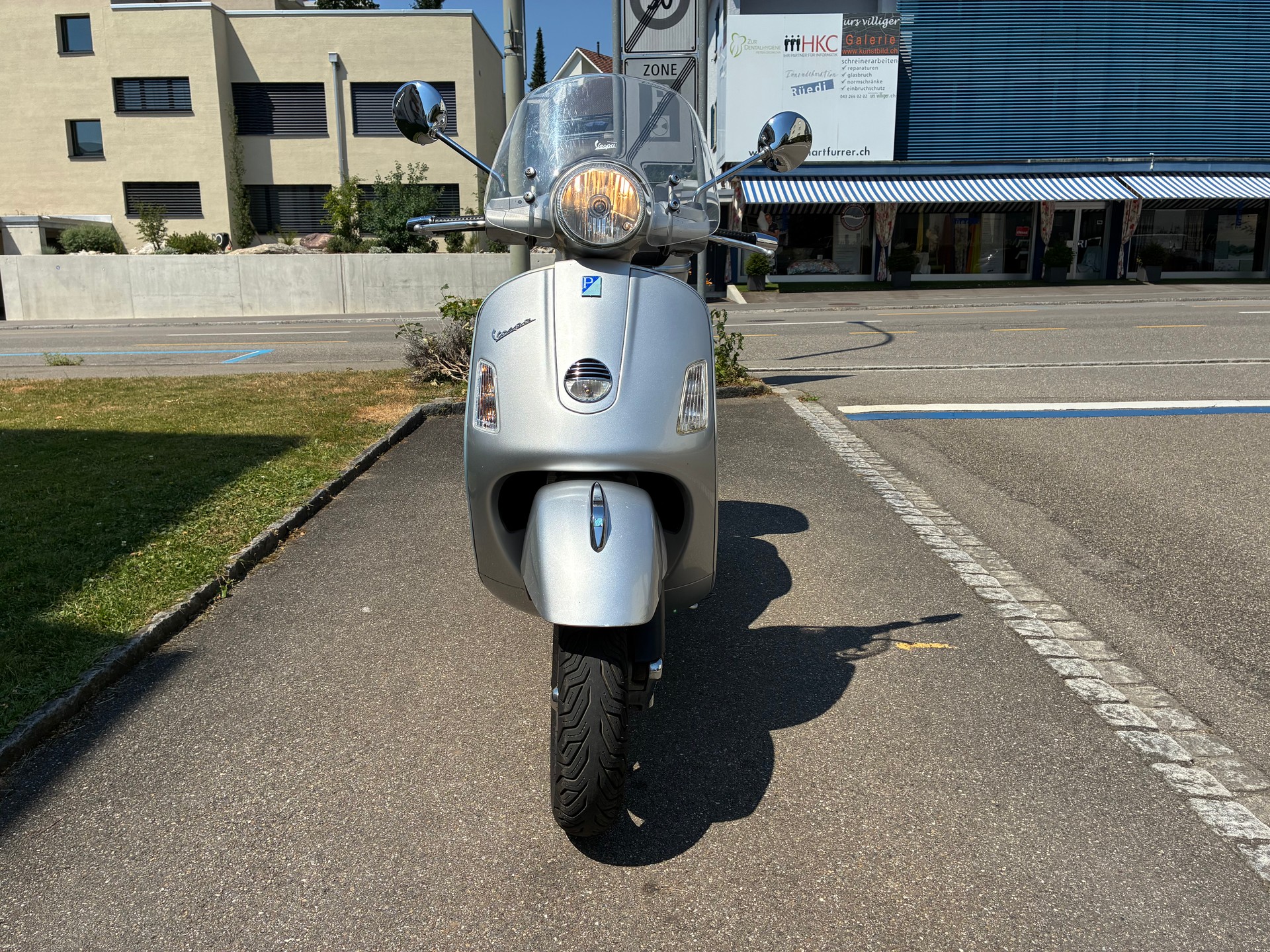 PIAGGIO Vespa GTS 250 i.e.-image-2