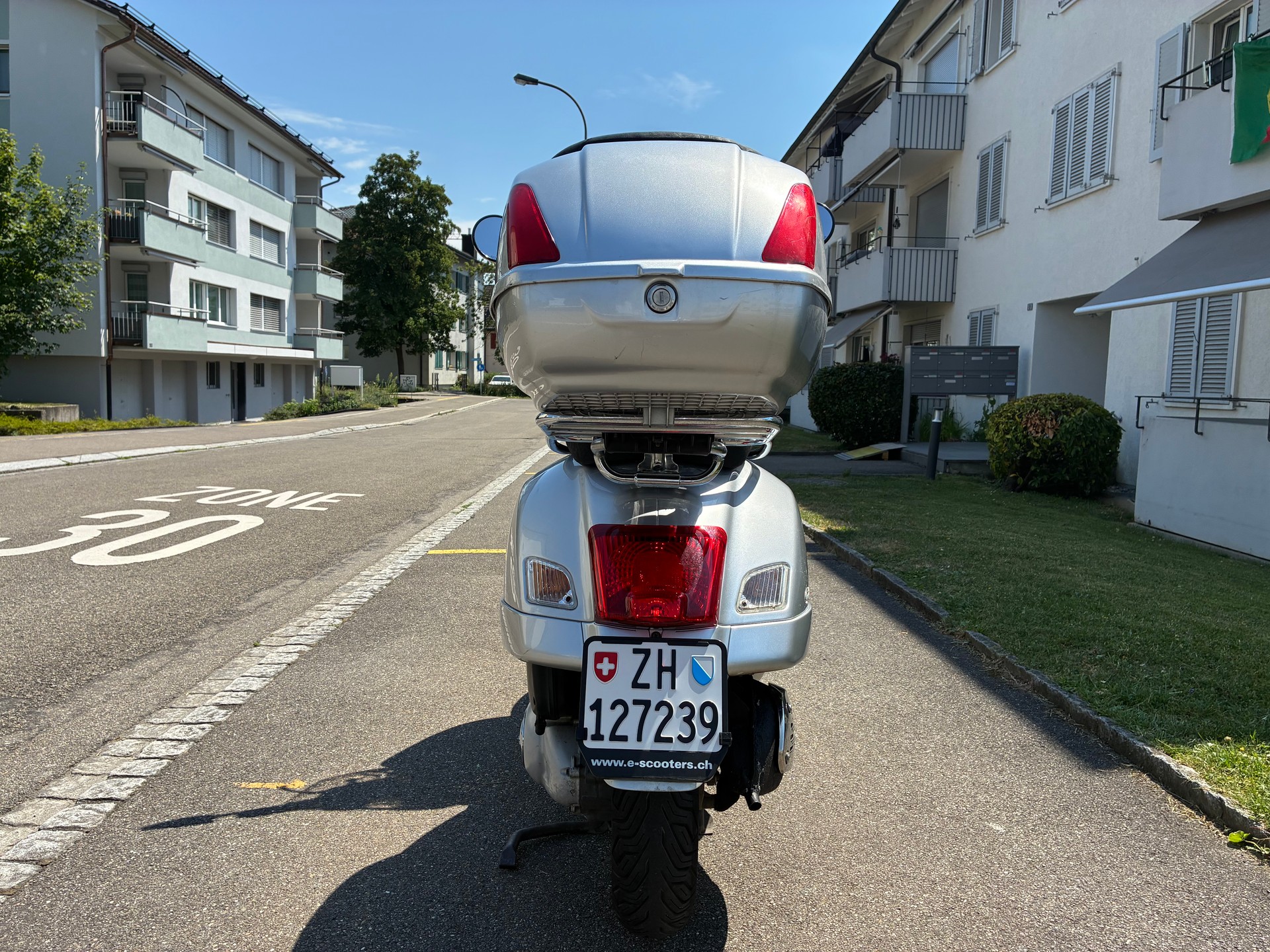 PIAGGIO Vespa GTS 250 i.e.-image-3