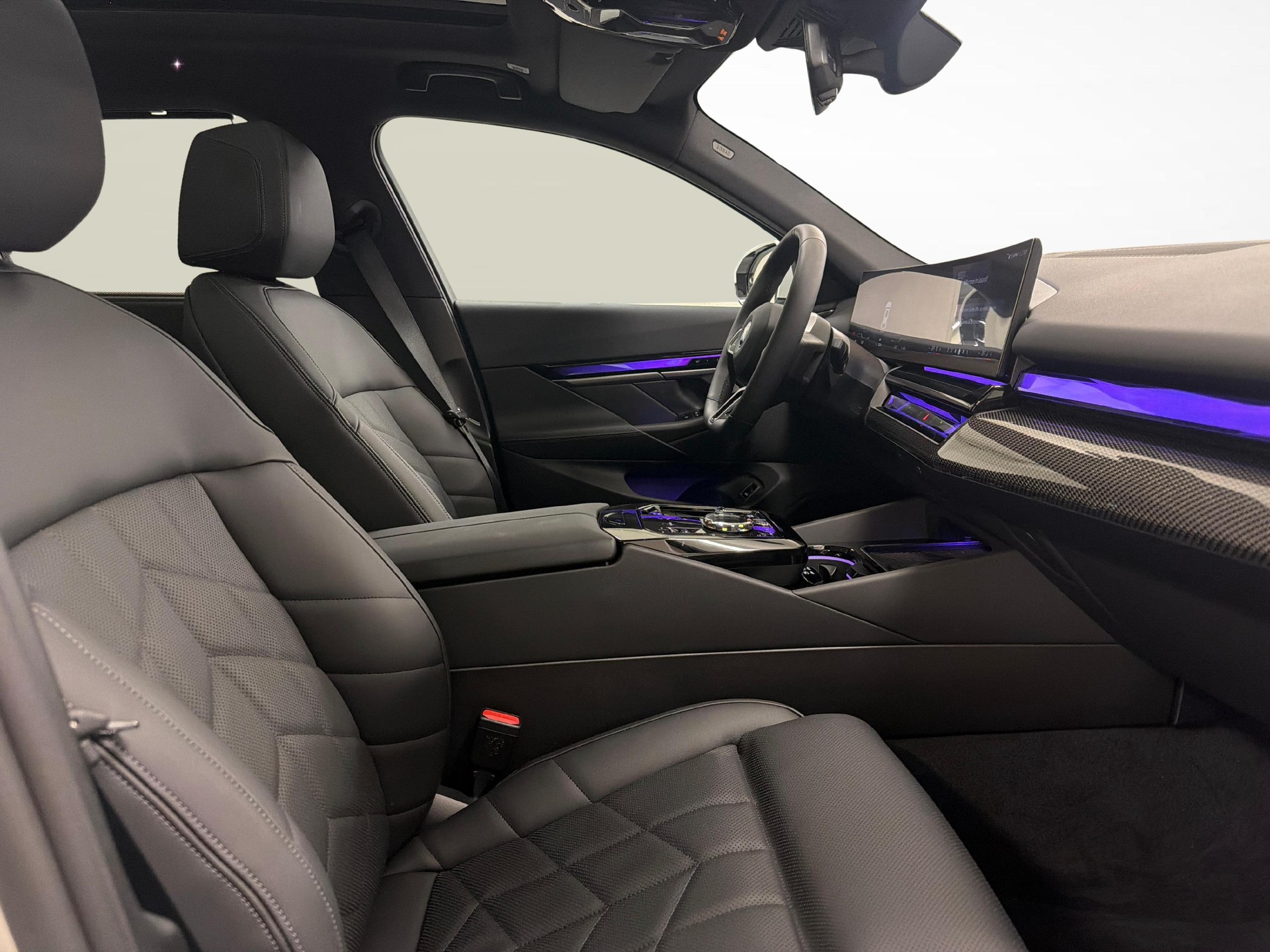 BMW i5 xDrive40 Touring-image-17
