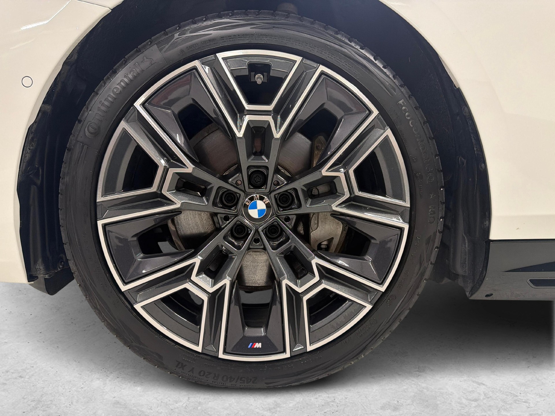 BMW i5 xDrive40 Touring-image-10