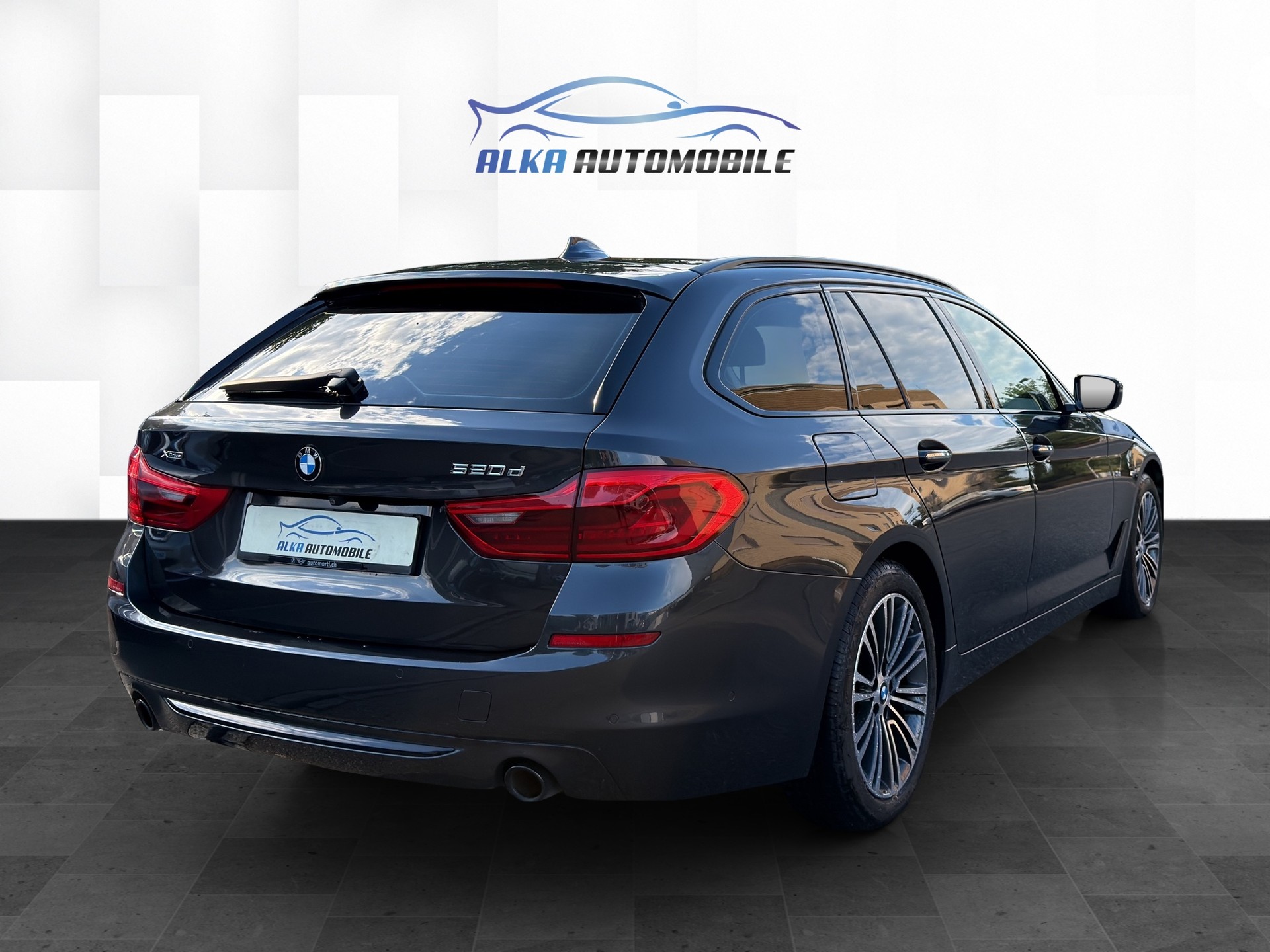 BMW 520d xDrive Touring Sport Line Steptronic-image-6