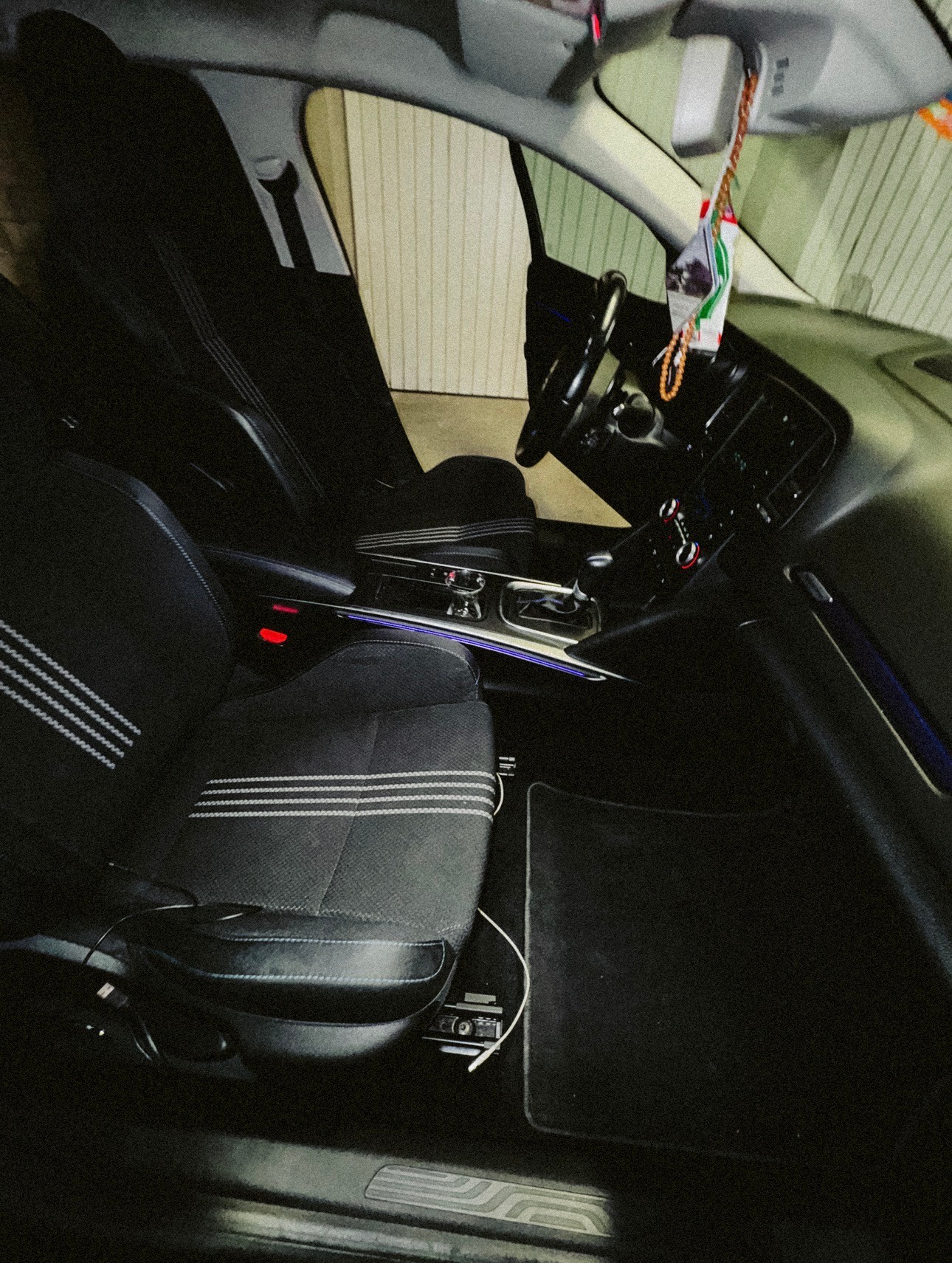 RENAULT Mégane IV Grandtour 1.6 16V Turbo GT EDC-image-14