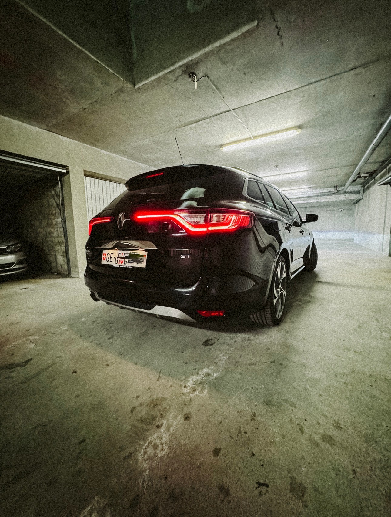 RENAULT Mégane IV Grandtour 1.6 16V Turbo GT EDC-image-2