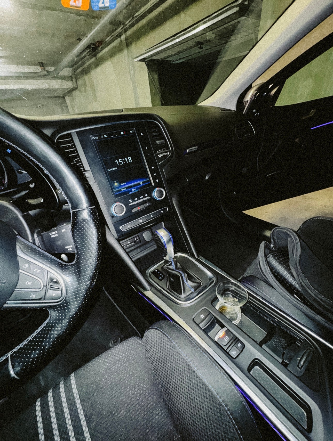 RENAULT Mégane IV Grandtour 1.6 16V Turbo GT EDC-image-6