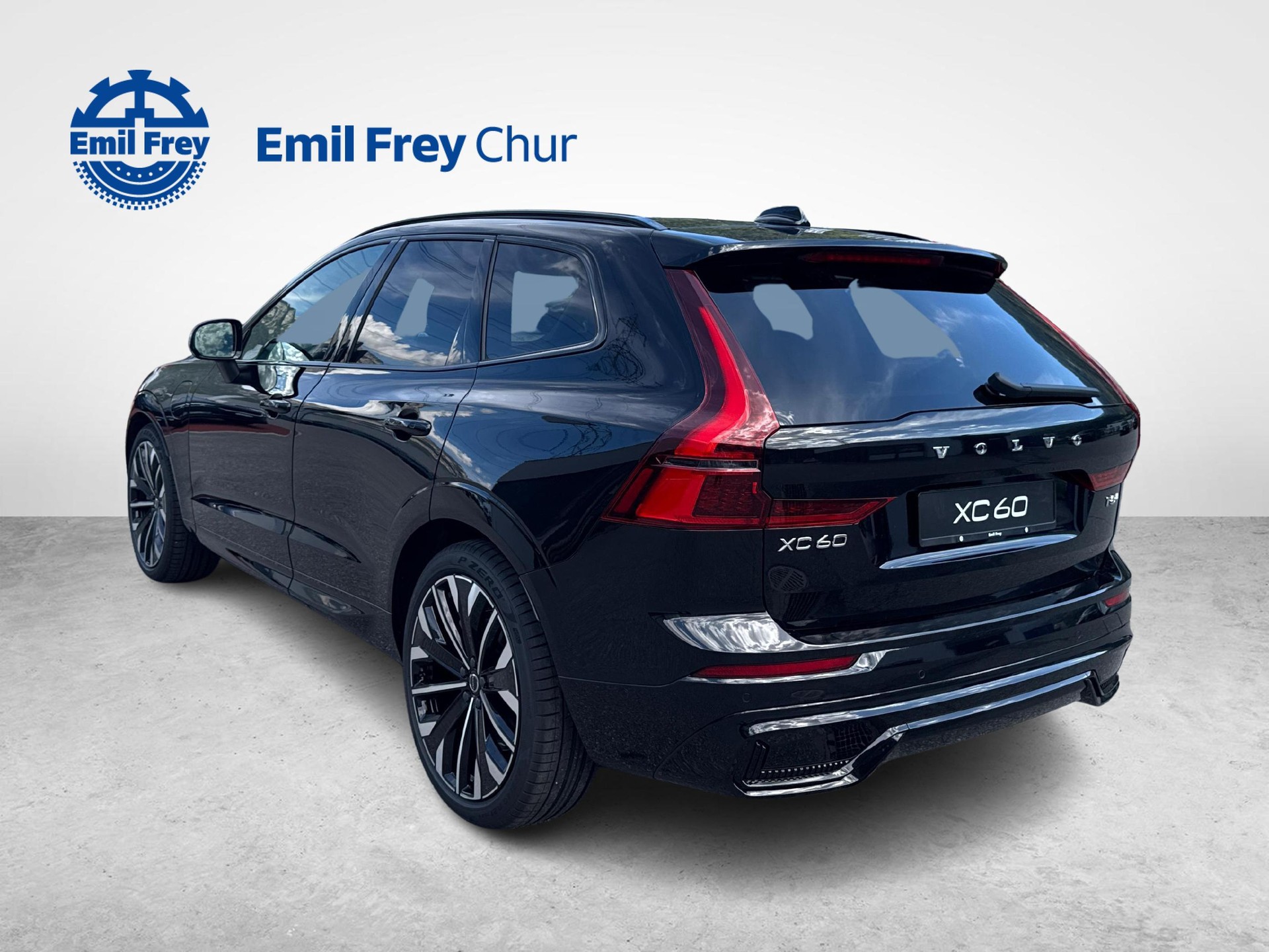 VOLVO XC60 2.0 T8 TE Ultra Dark eAWD-showroom-element-2