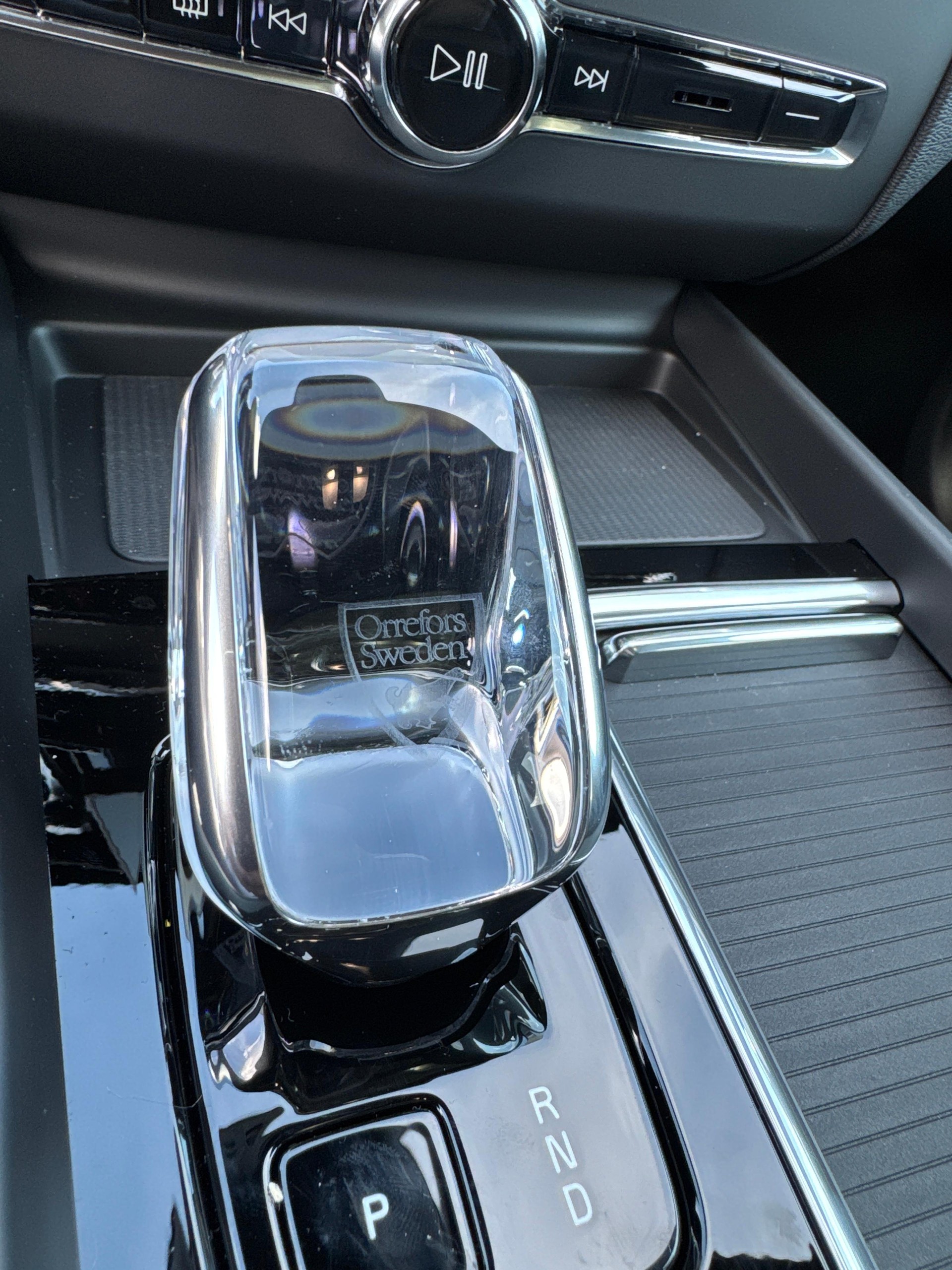 VOLVO XC60 2.0 T8 TE Ultra Dark eAWD-image-16