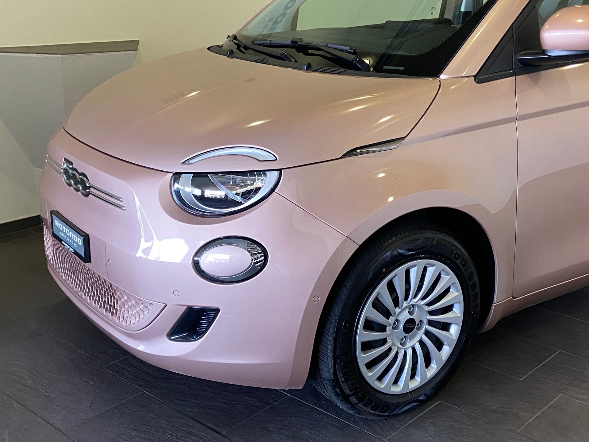 FIAT 500 electric 42kWh Vita-showroom-element-2