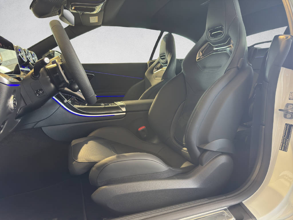 MERCEDES-BENZ CLE 53 AMG 4Matic+ Cabriolet-image-9