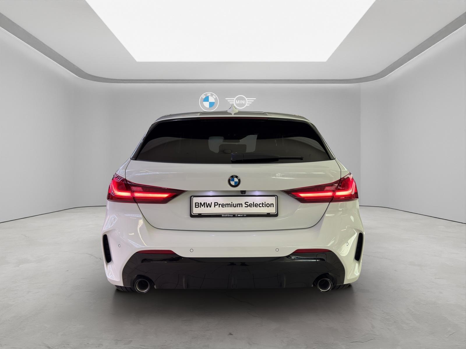 BMW 120d xDrive M-SportPaket-showroom-element-3