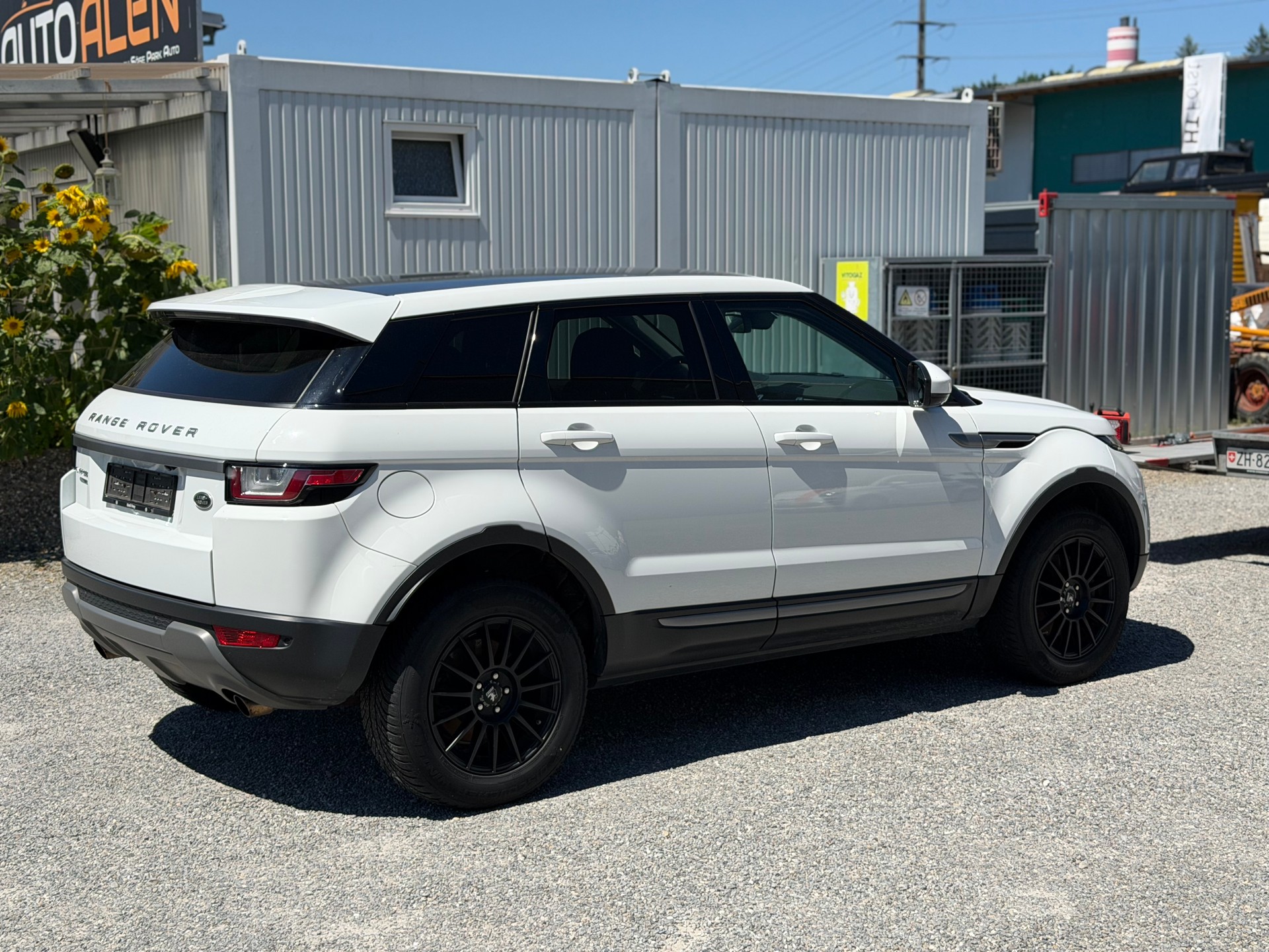 LAND ROVER Range Rover Evoque 2.0 Si4 Pure AT9-image-6