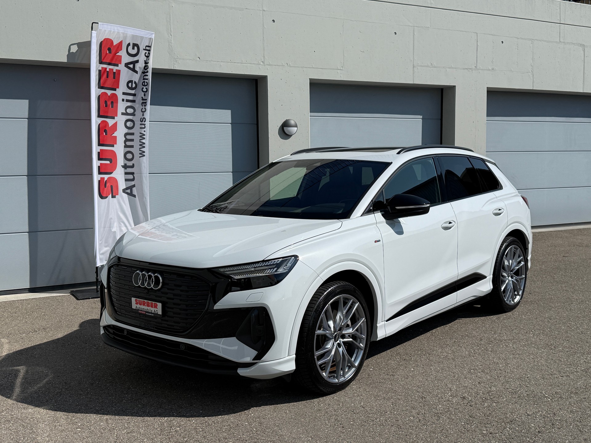 AUDI Q4 e-tron 55 quattro S line mit Wärmepumpe, Anhängerkupplung & Panoramadach