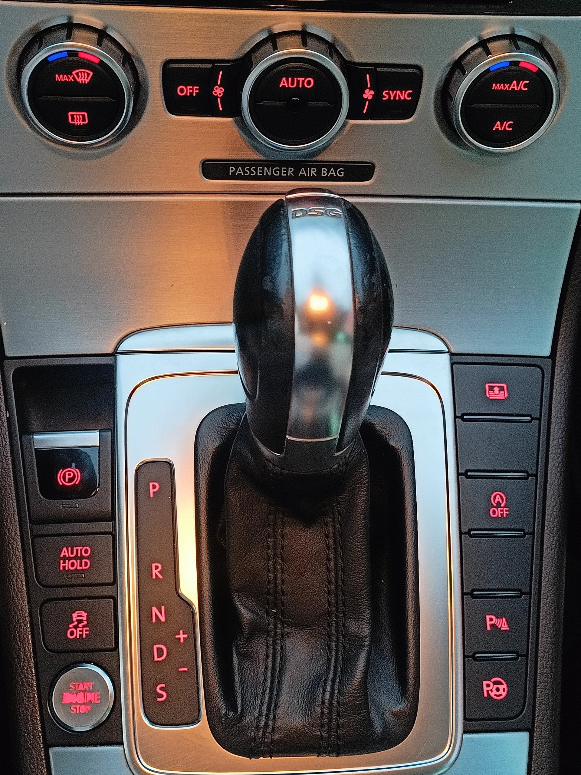 VW 2.0 TDI 140 BlueMT Design DSG-image-7