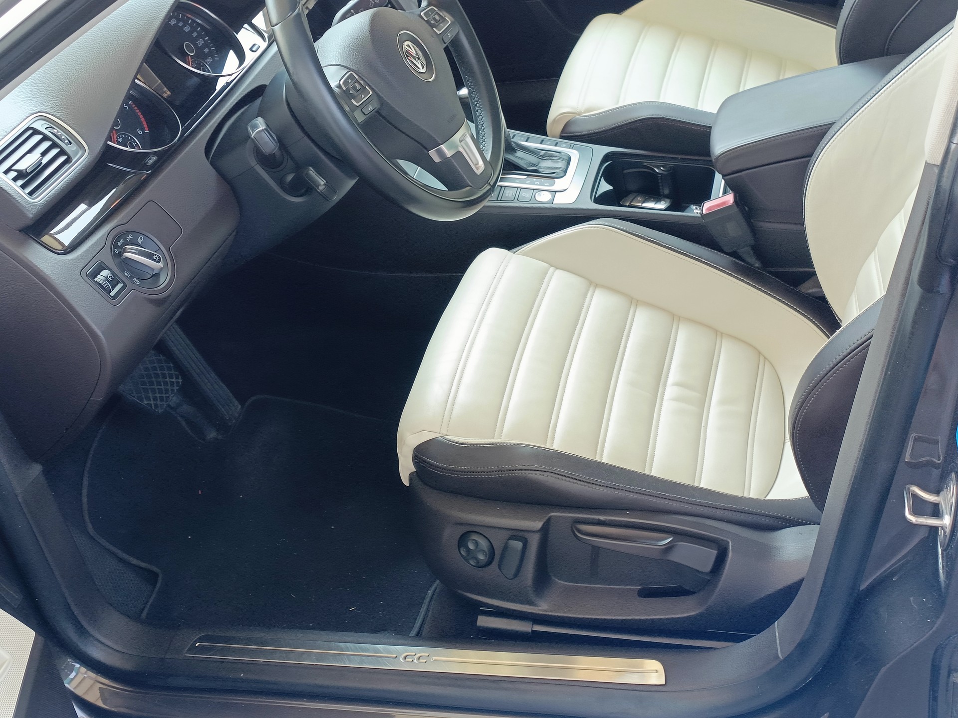 VW 2.0 TDI 140 BlueMT Design DSG-image-5