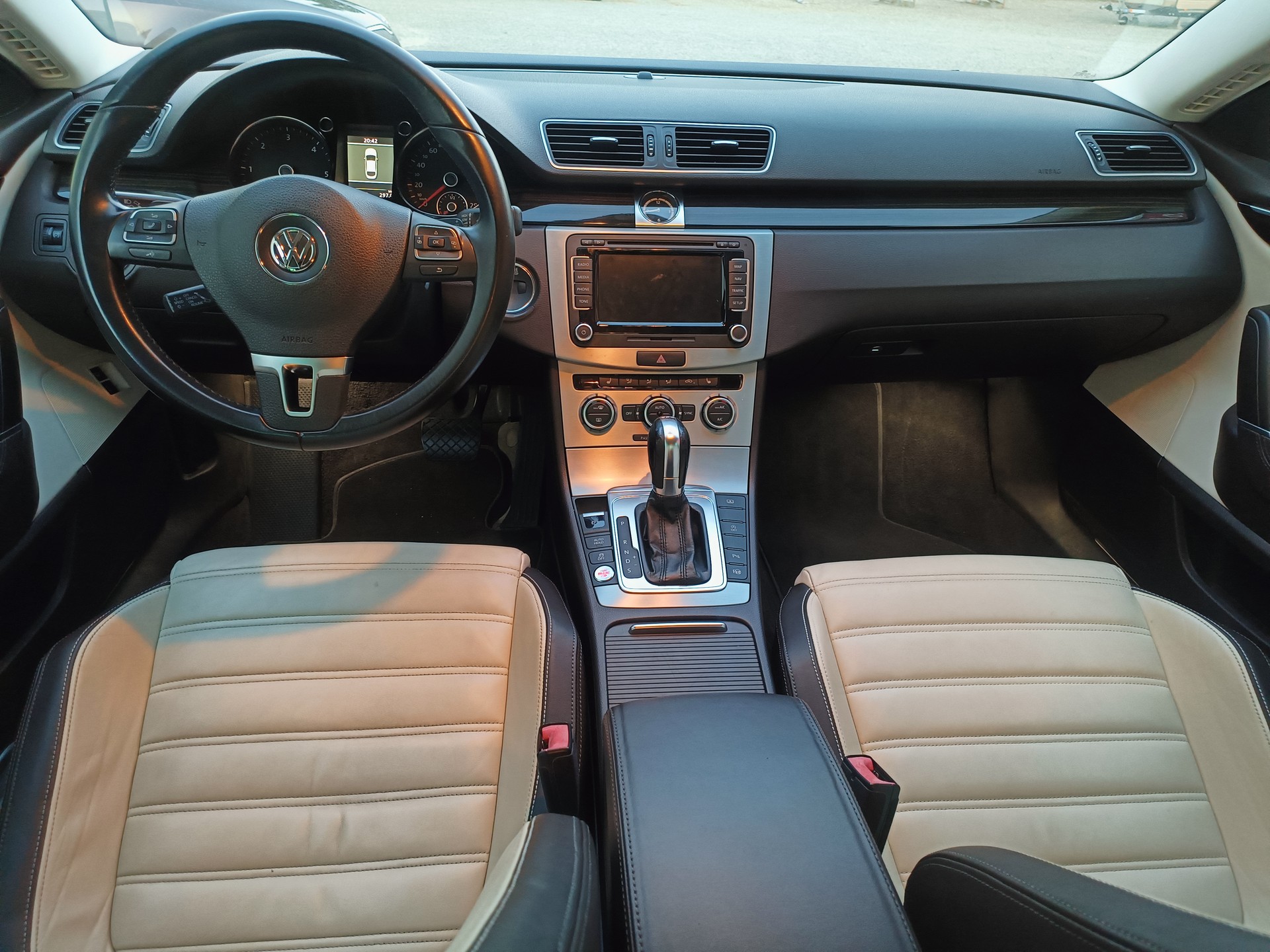 VW 2.0 TDI 140 BlueMT Design DSG-image-4
