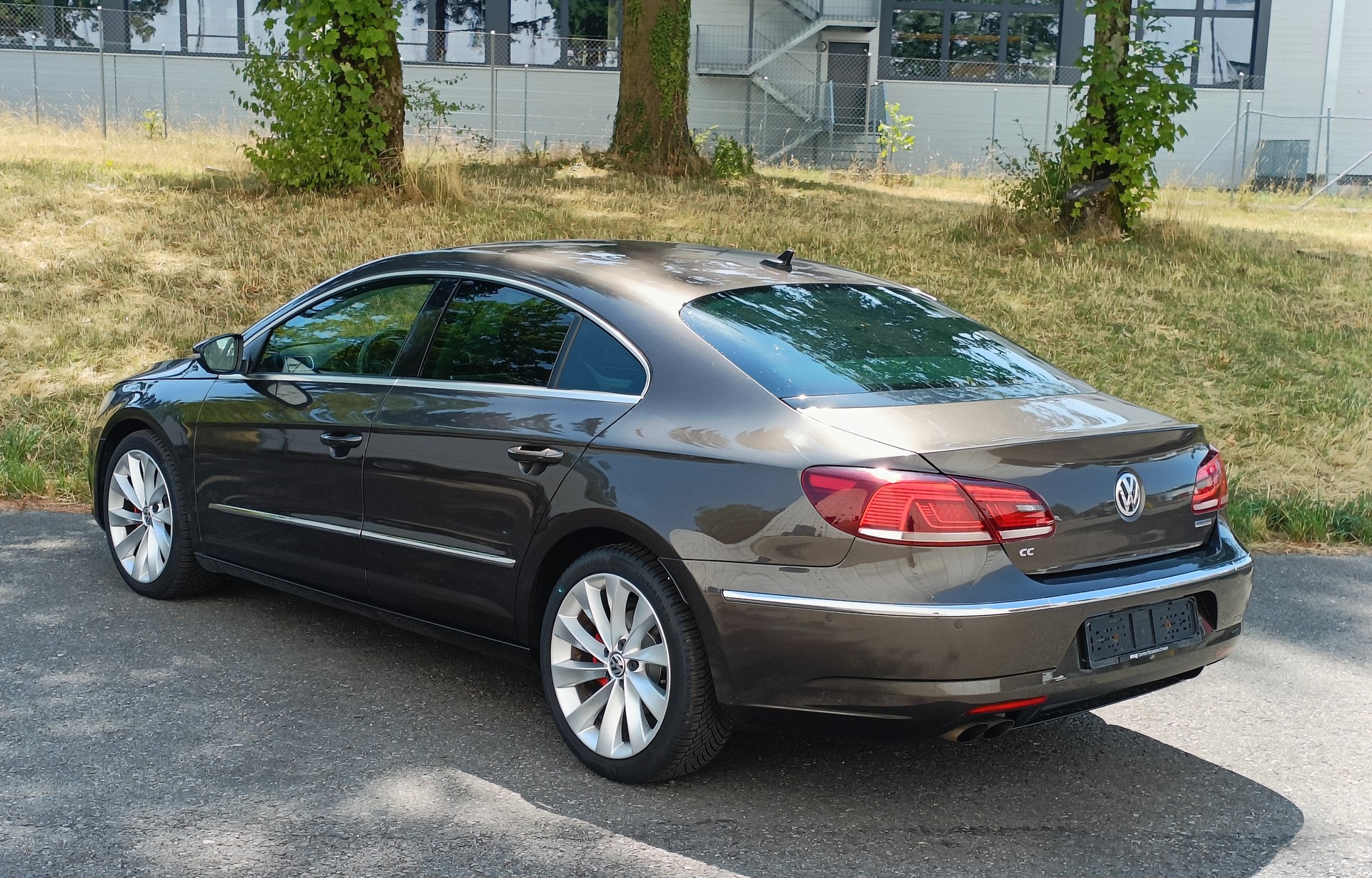 VW 2.0 TDI 140 BlueMT Design DSG-image-2