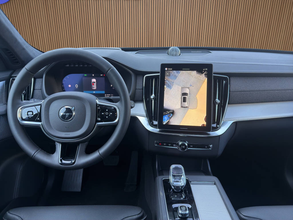 VOLVO XC90 2.0 T8 TE Black Edition eAWD-image-16