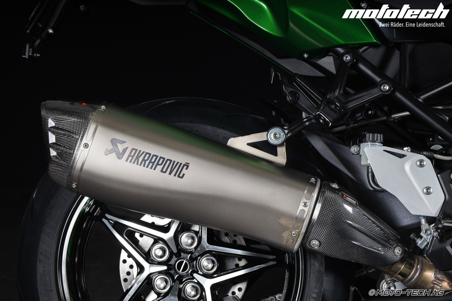 KAWASAKI Ninja H2 SX SE ABS AKRAPOVIC-image-7