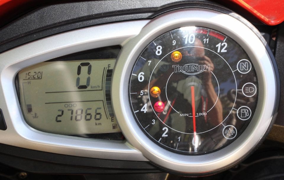 TRIUMPH Tiger 1050 ABS SE-image-5