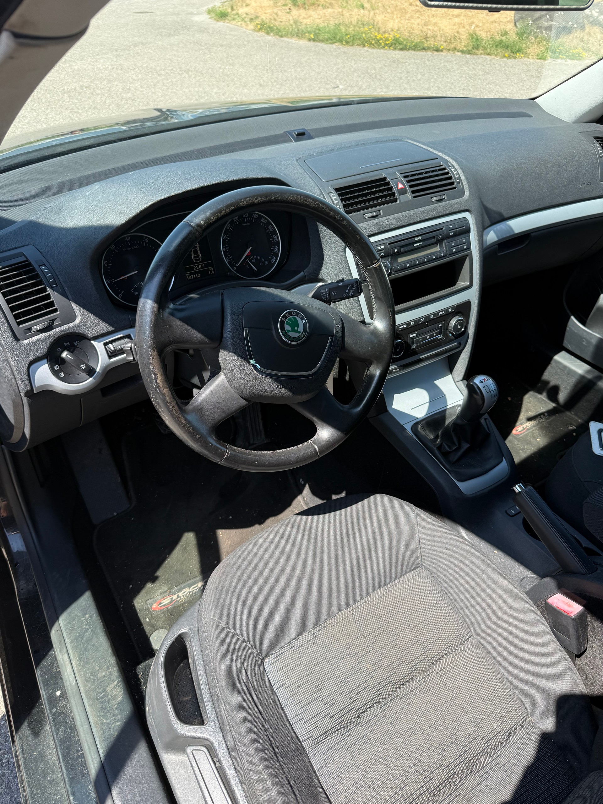 SKODA Octavia Combi 1.8 TSI Stöckli 4x4-image-5