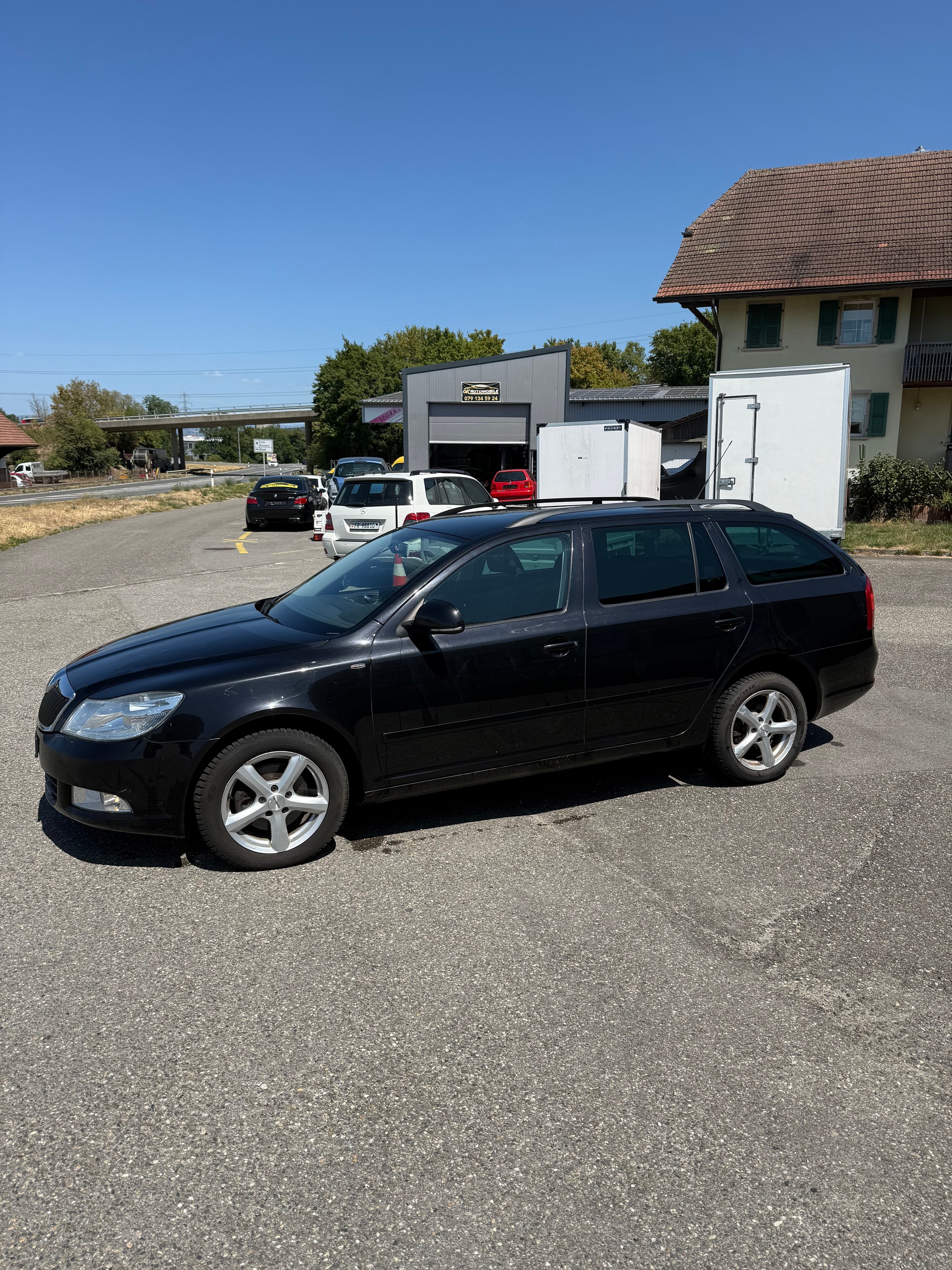 SKODA Octavia Combi 1.8 TSI Stöckli 4x4-image-1