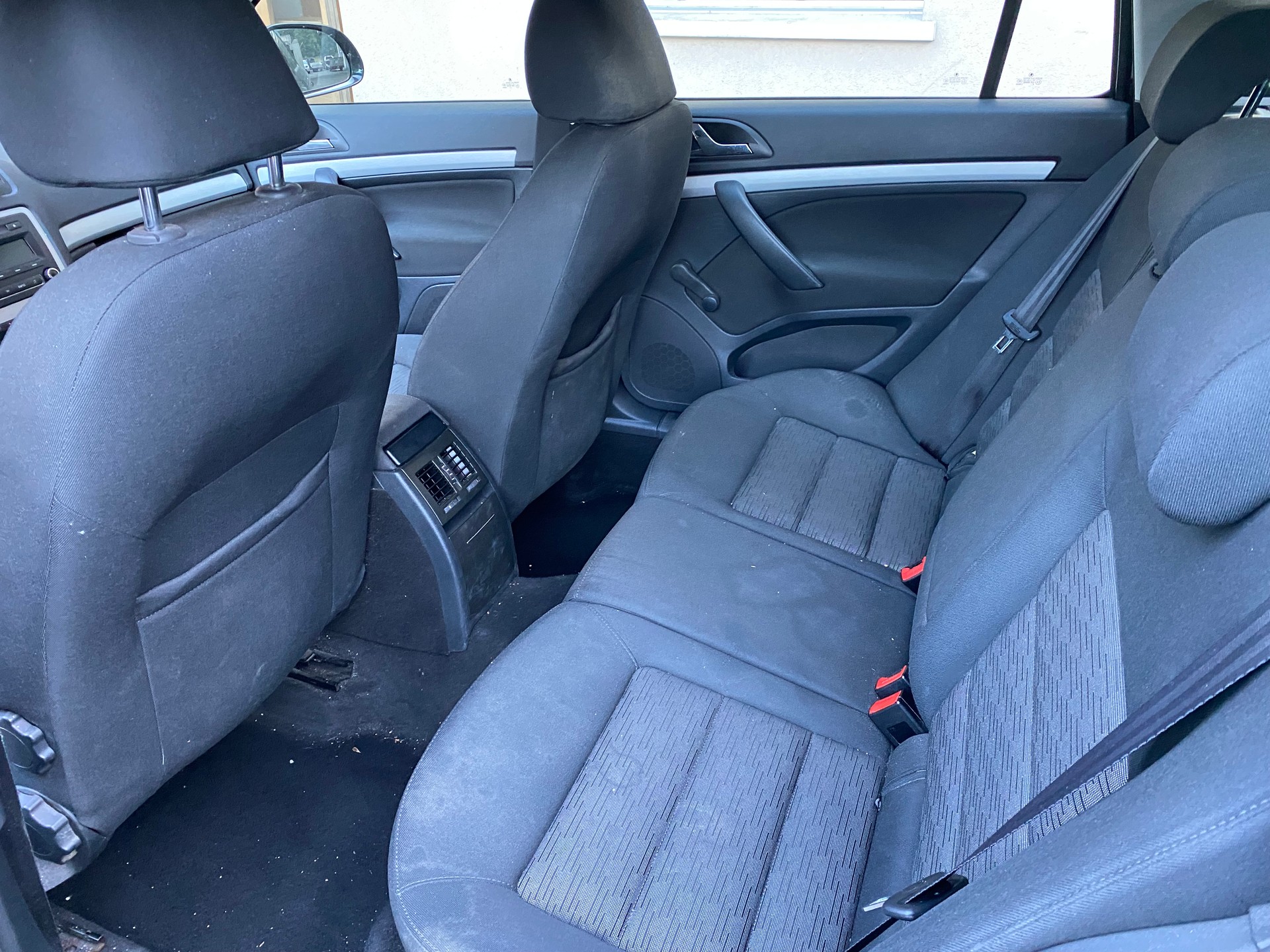 SKODA Octavia Combi 1.8 TSI Adventure 4x4-image-4