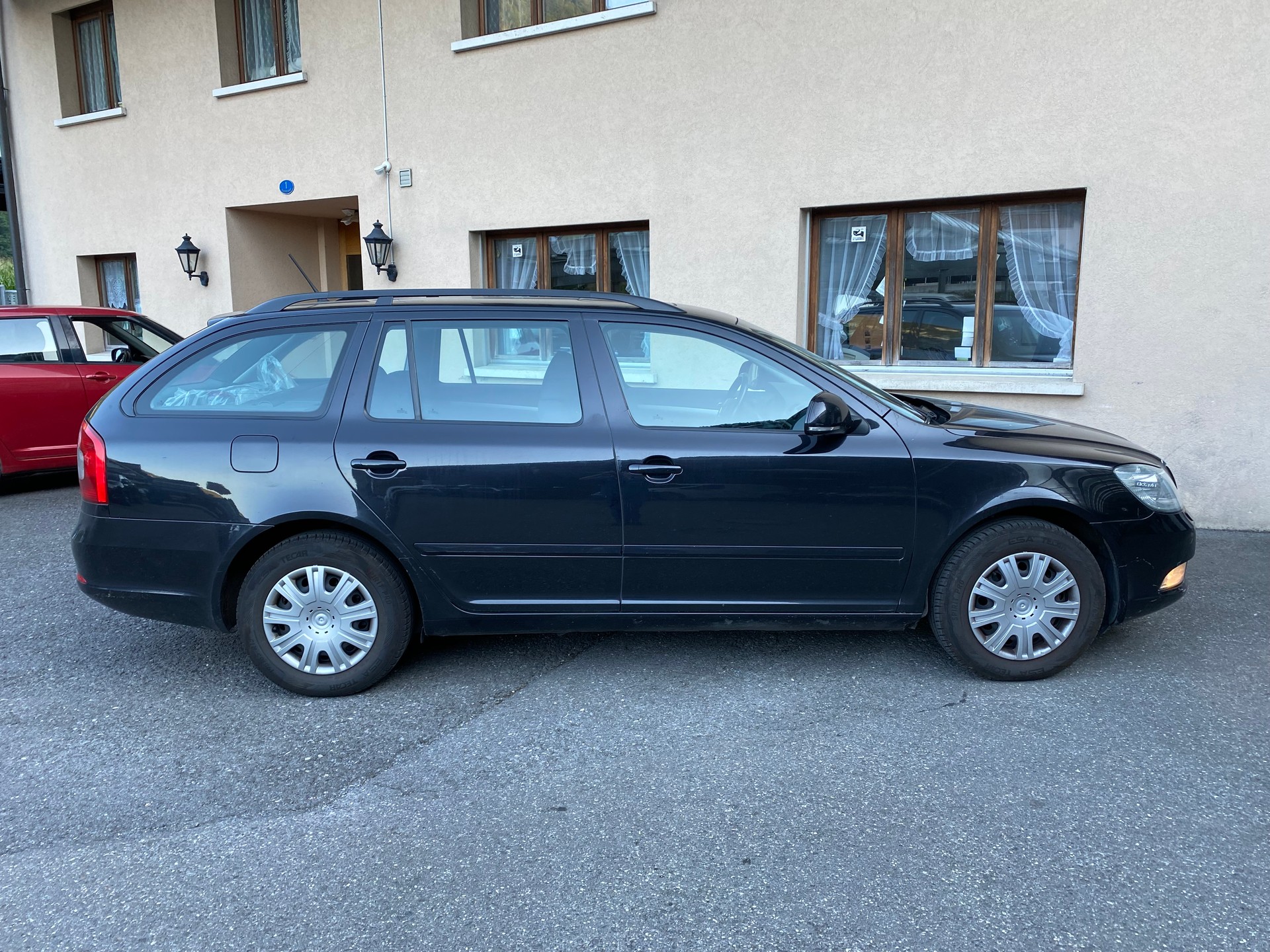 SKODA Octavia Combi 1.8 TSI Adventure 4x4-image-9