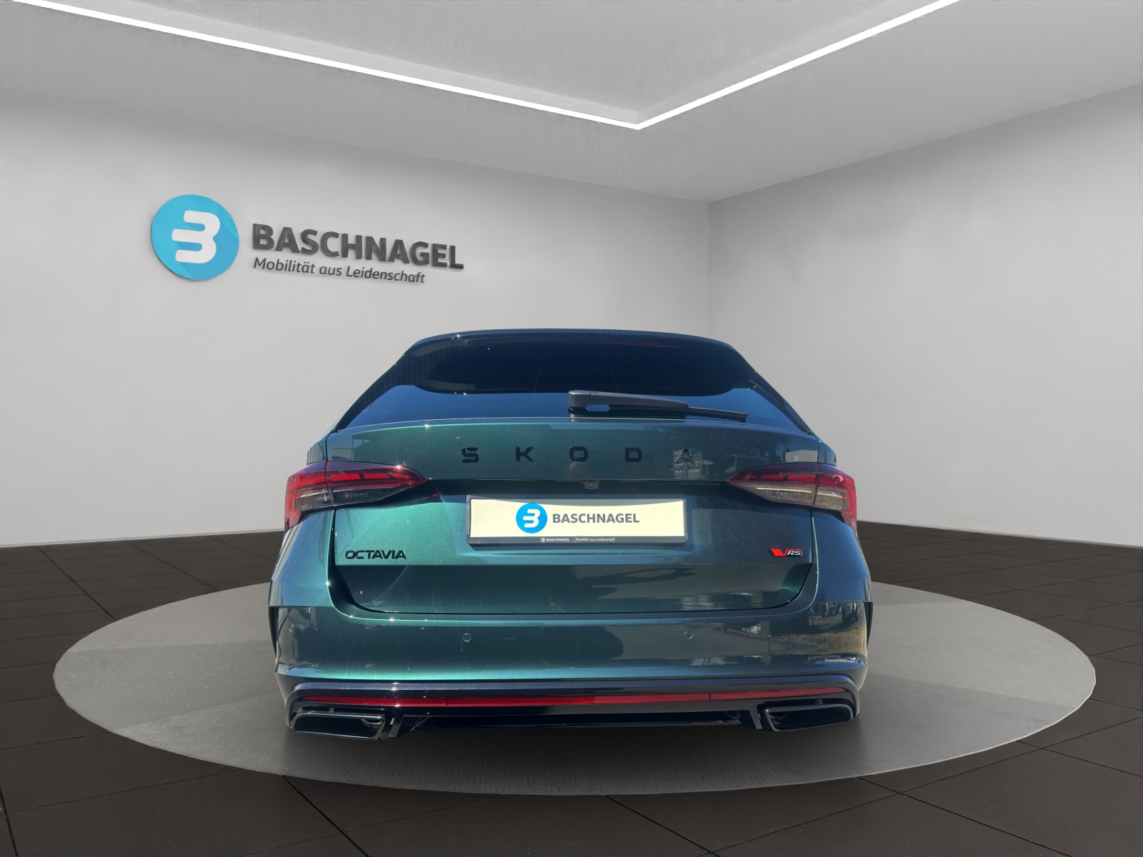 SKODA Octavia Combi 2.0 TSI DSG RS 30 Years Edition-image-8